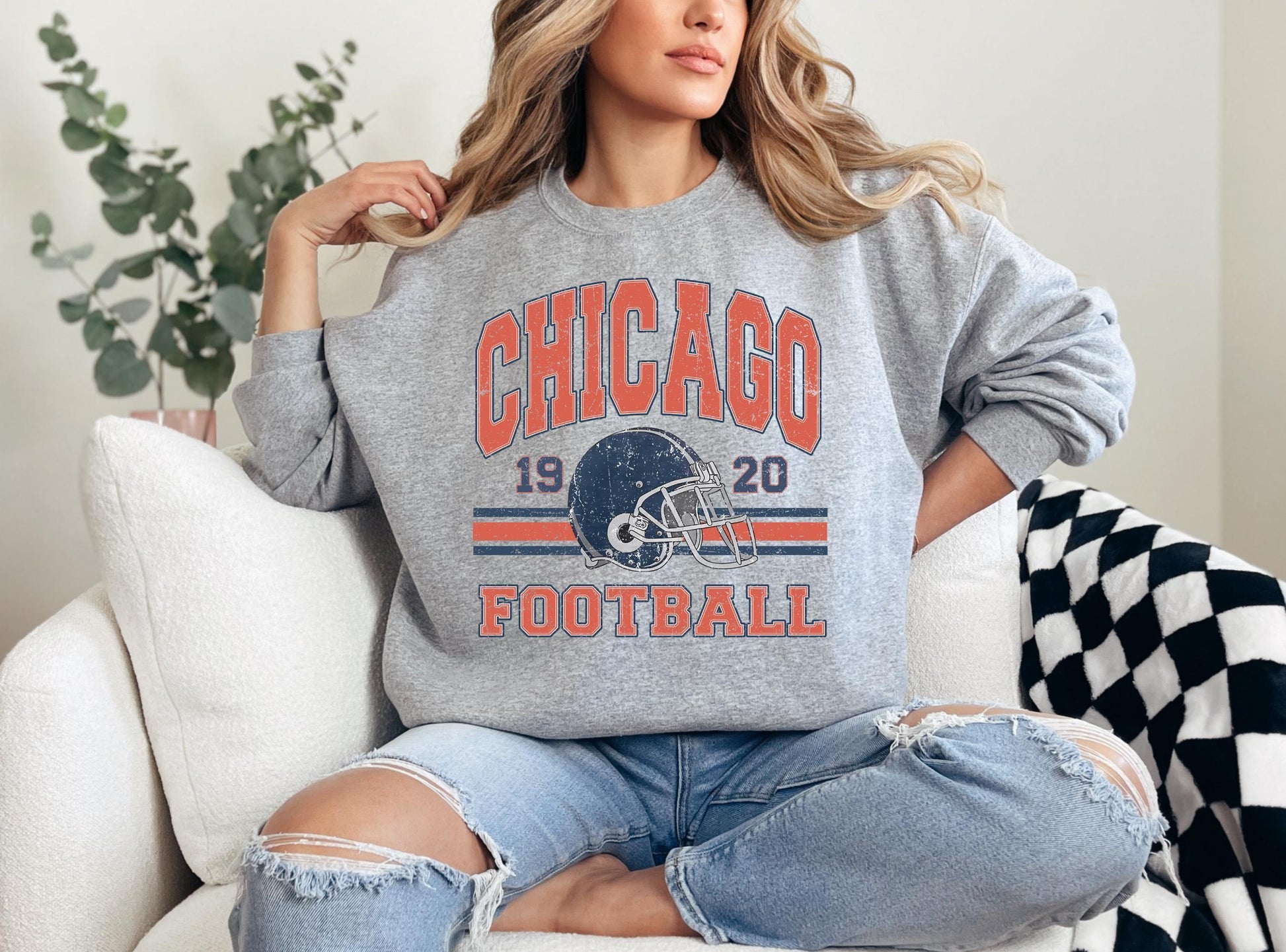 Chicago Football 1920s Graphic Sweatshirt – Retro Sports Fan Crewneck