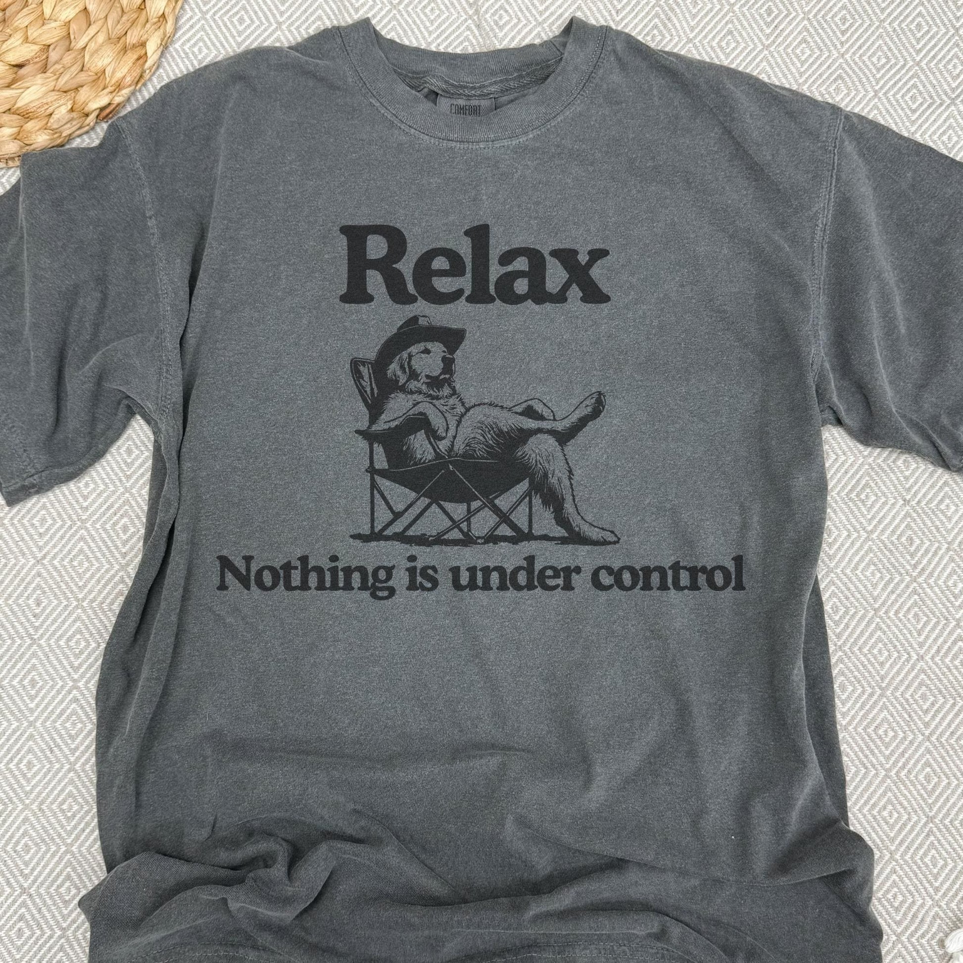 Chill Golden Retriever T-Shirt – Relax Nothing Is Under Control Funny Dog Tee