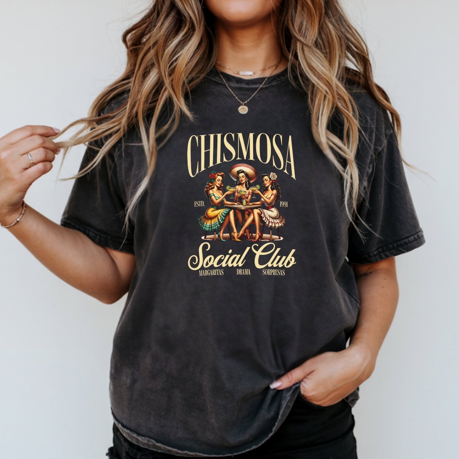 Chismosa Social Club T-Shirt - Retro Hispanic Humor Graphic Tee