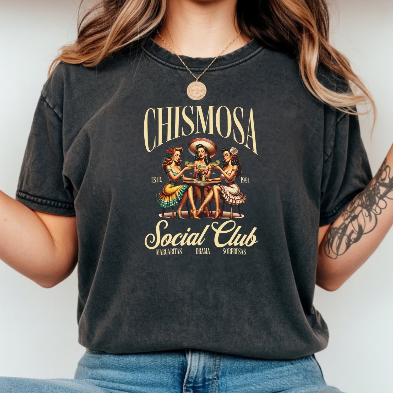Chismosa Social Club T-Shirt - Retro Hispanic Humor Graphic Tee