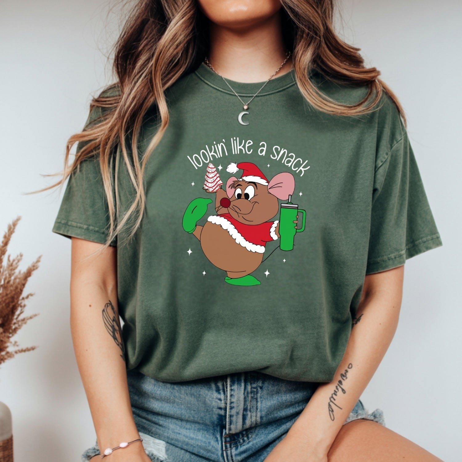 Chubby Holiday Mouse Christmas T-Shirt – Looking Like a Snack Funny Xmas Tee