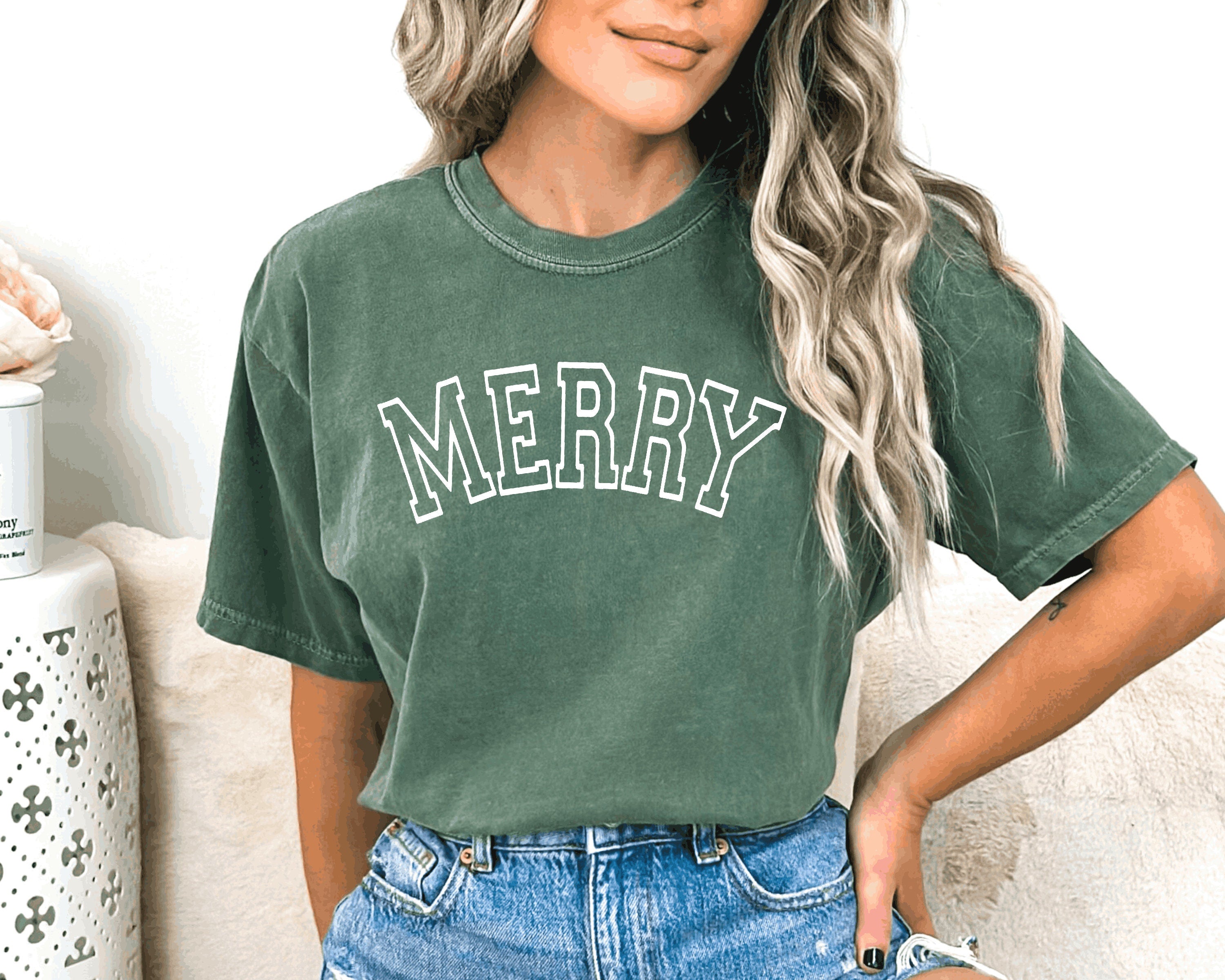 Merry & Bright Christmas Shirt – Cute Holiday Gift Graphic Tee