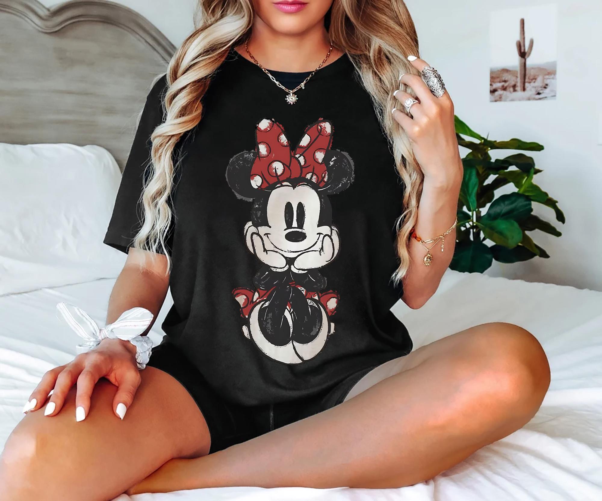Retro Bow Ears Graphic Shirt – Classic Cartoon Style T-Shirt for Family Trips, Cute Holiday Matching Tee