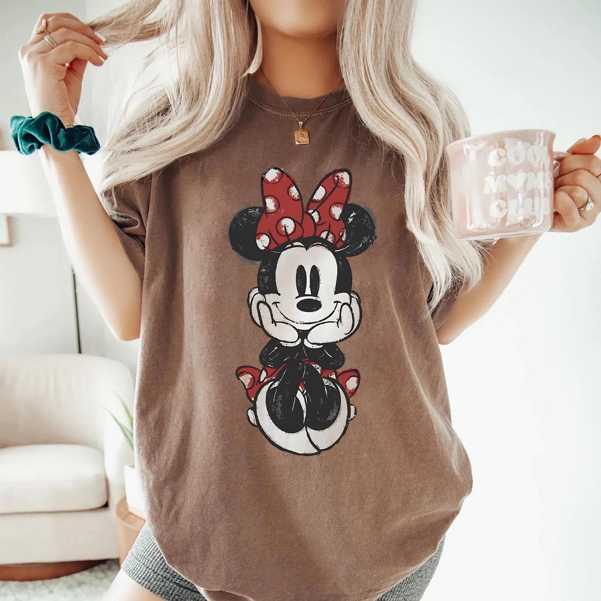 Retro Bow Ears Graphic Shirt – Classic Cartoon Style T-Shirt for Family Trips, Cute Holiday Matching Tee