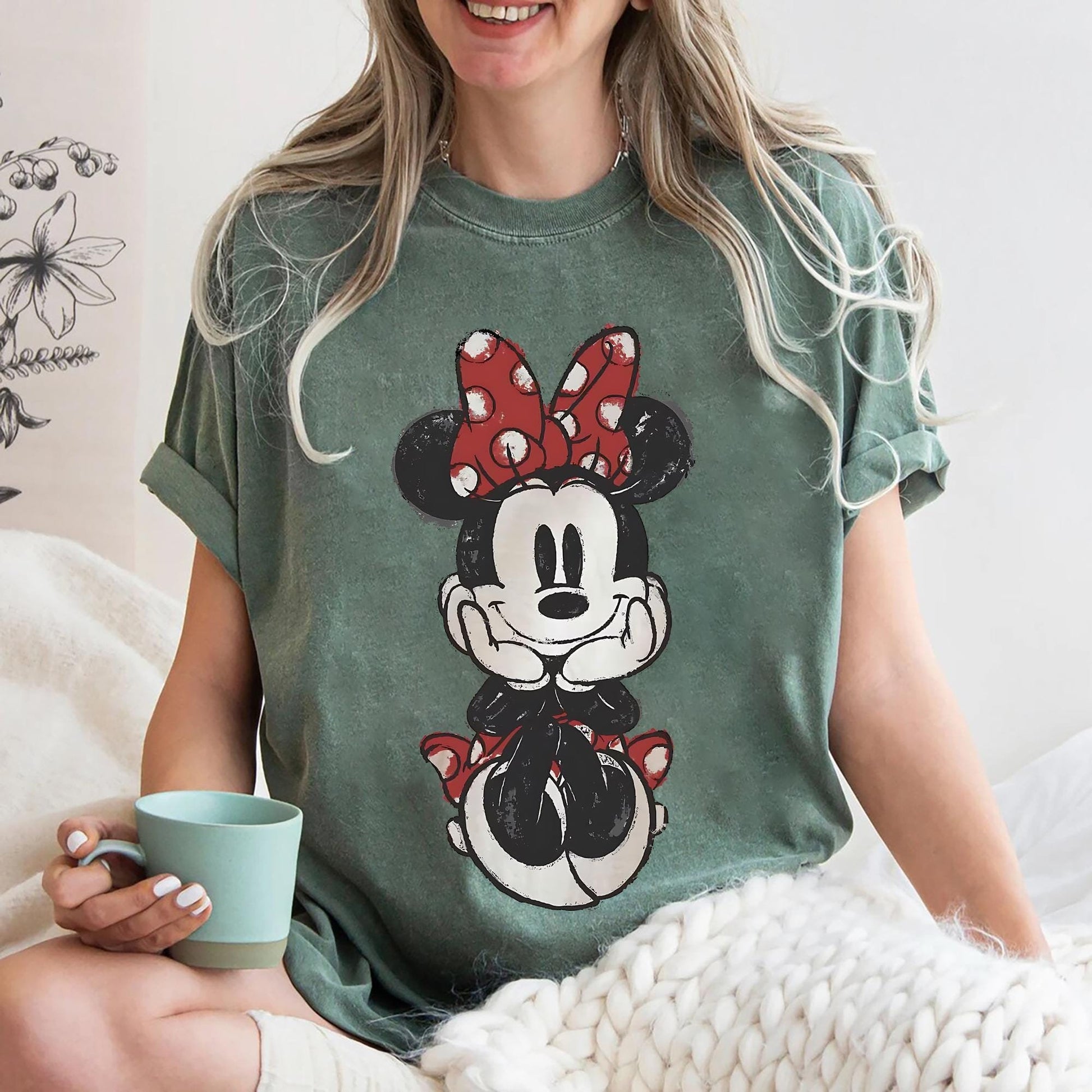 Retro Bow Ears Graphic Shirt – Classic Cartoon Style T-Shirt for Family Trips, Cute Holiday Matching Tee