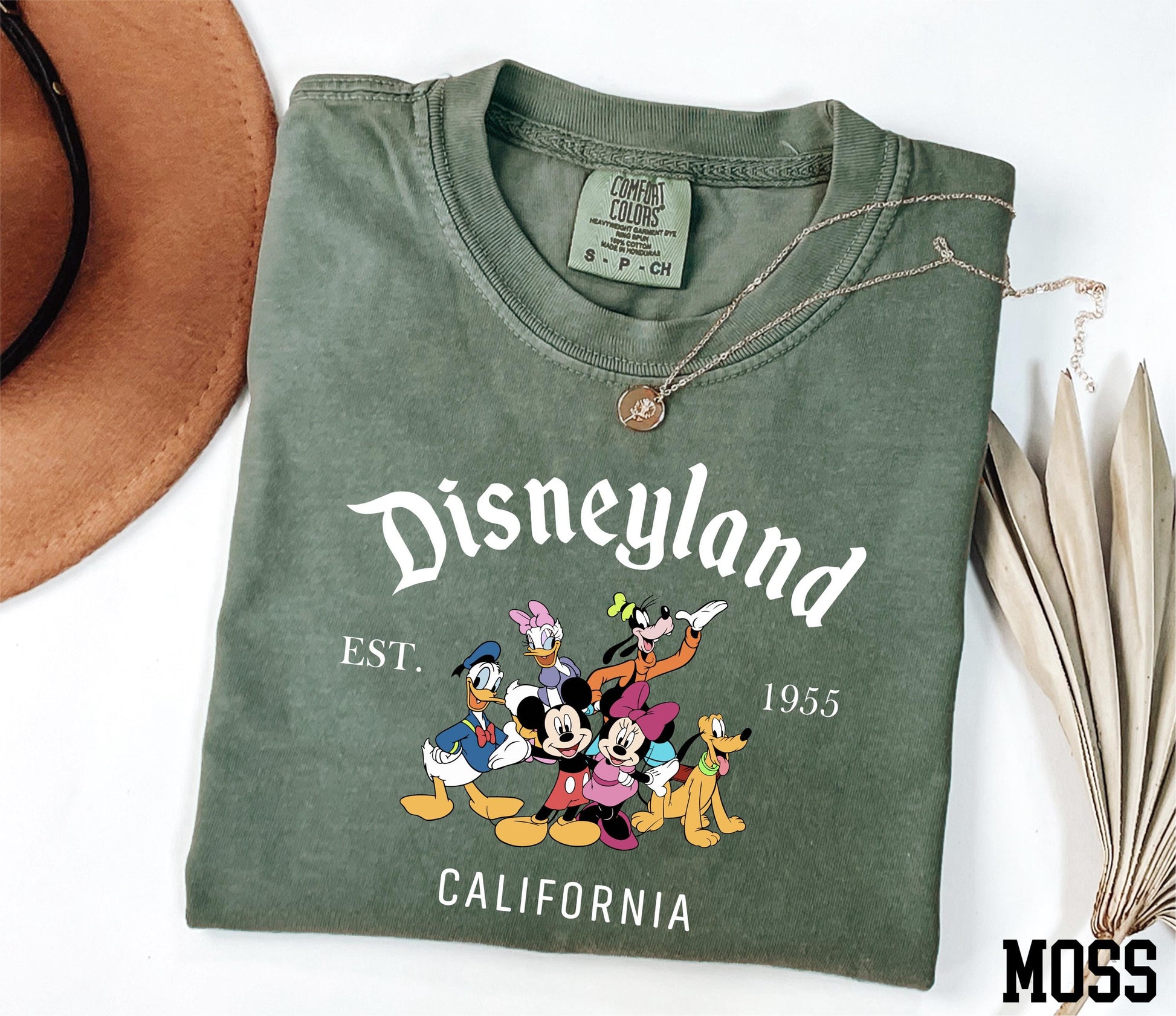 Disneyland Est 1955 Shirt – Retro Disneyland California Mickey and Friends Vacation Tee