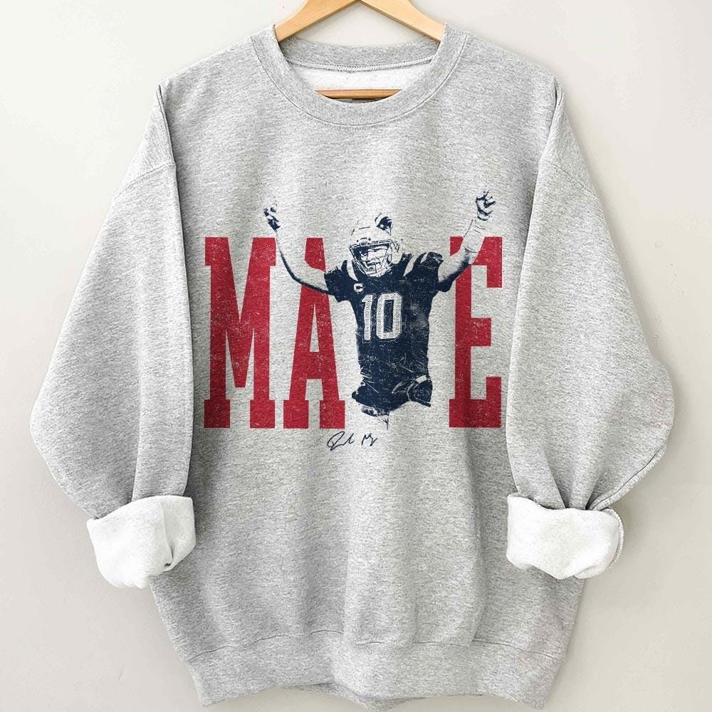 Vintage New England Football Fan T-Shirt - Retro Game Day Tee