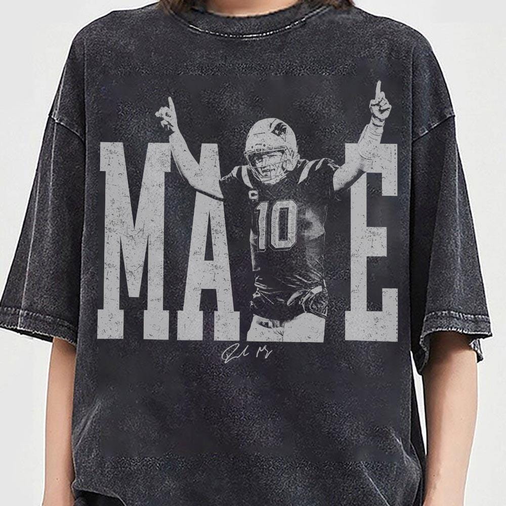Vintage New England Football Fan T-Shirt - Retro Game Day Tee