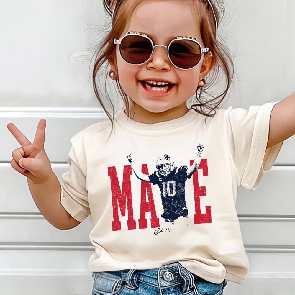 Vintage New England Football Fan T-Shirt - Retro Game Day Tee