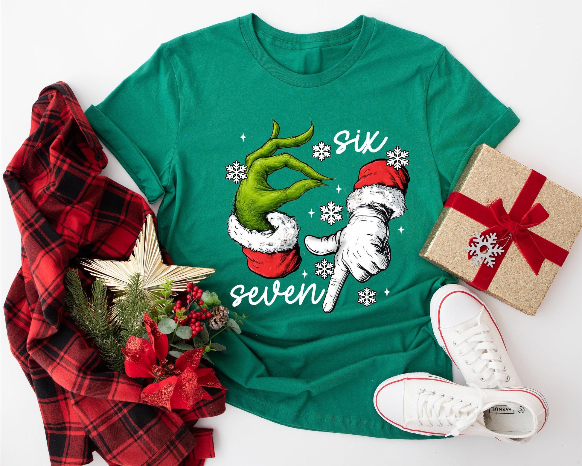 Funny Grinch Six Seven Meme Christmas T-Shirt – Viral Gen Z Holiday Humor Tee