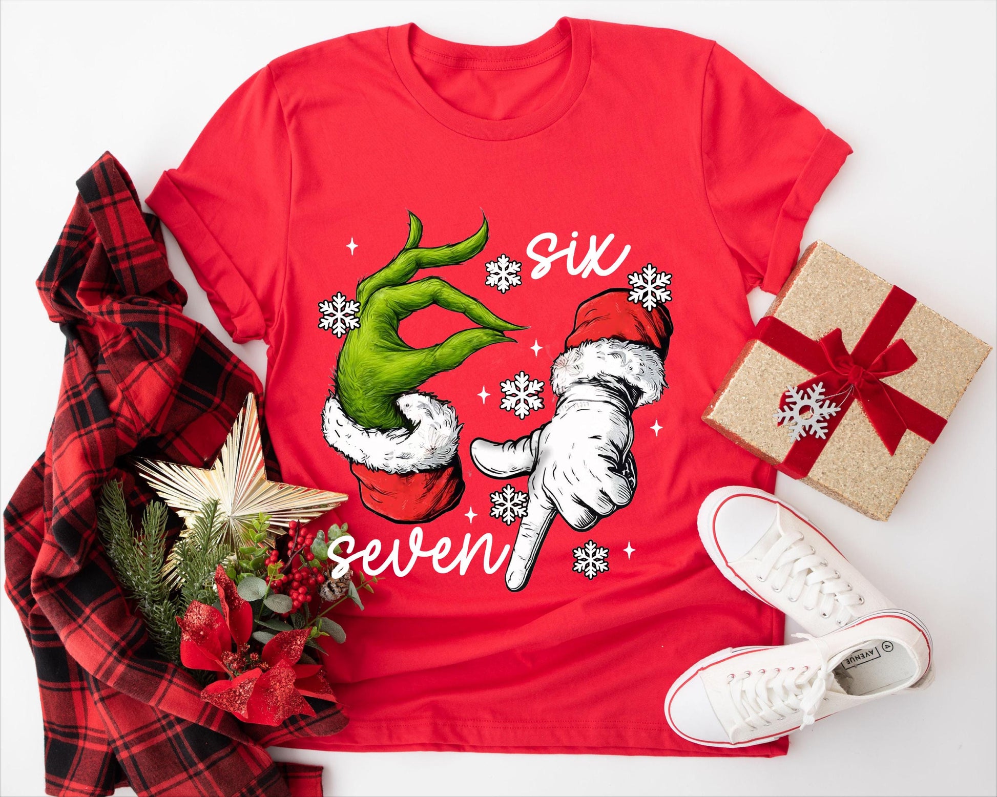 Funny Grinch Six Seven Meme Christmas T-Shirt – Viral Gen Z Holiday Humor Tee