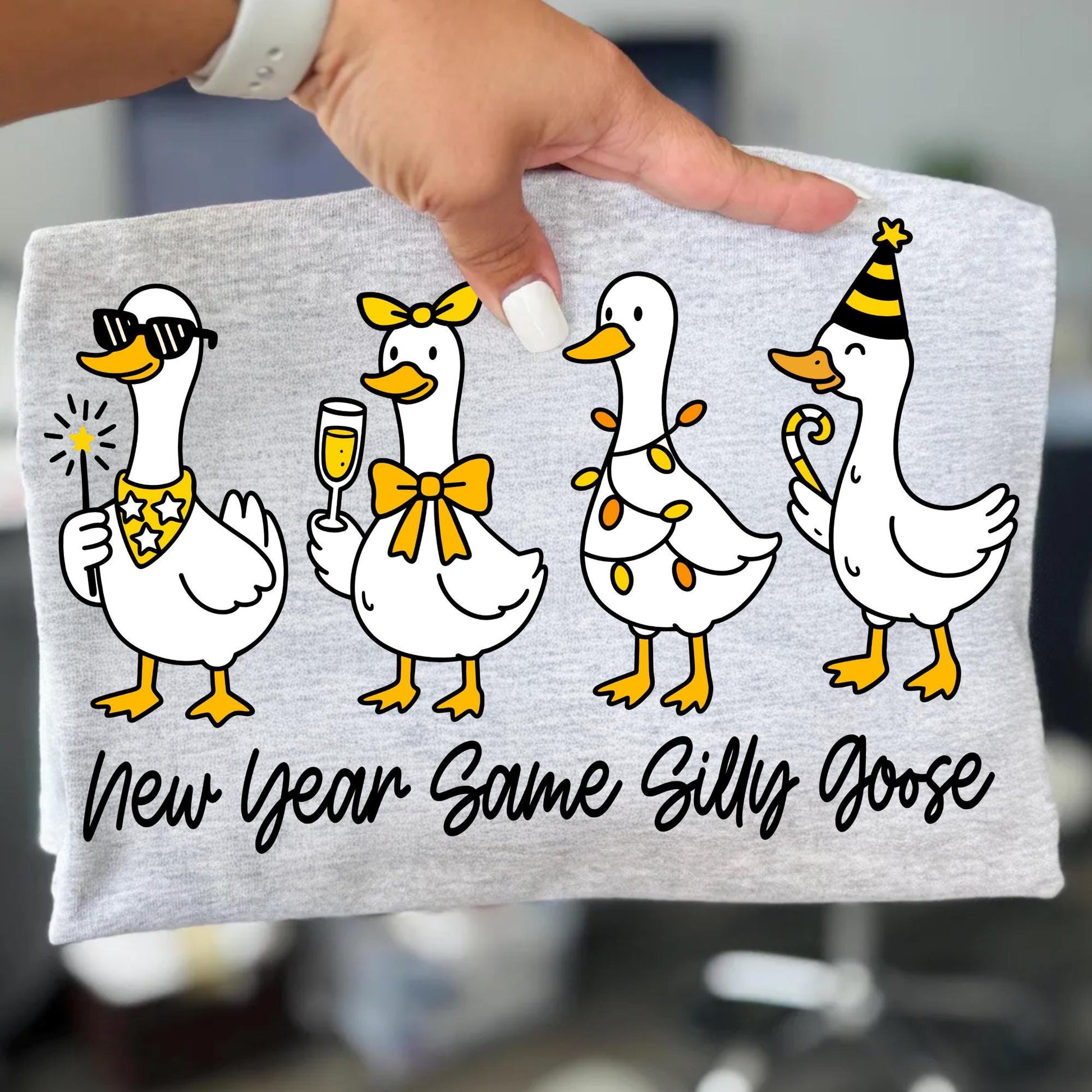 Funny New Year Silly Goose Shirt – Trendy Coquette Holiday Graphic Tee 2026