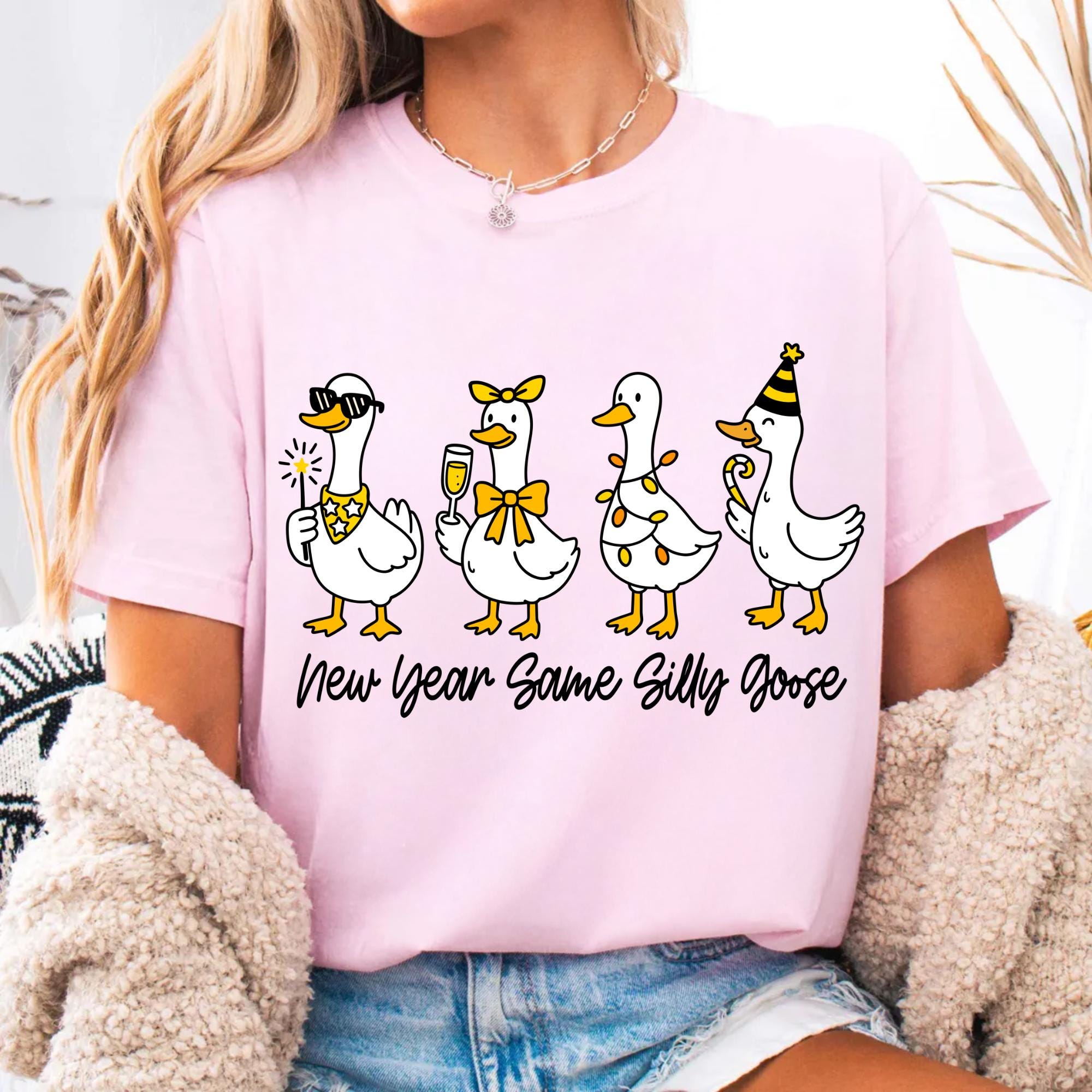 Funny New Year Silly Goose Shirt – Trendy Coquette Holiday Graphic Tee 2026