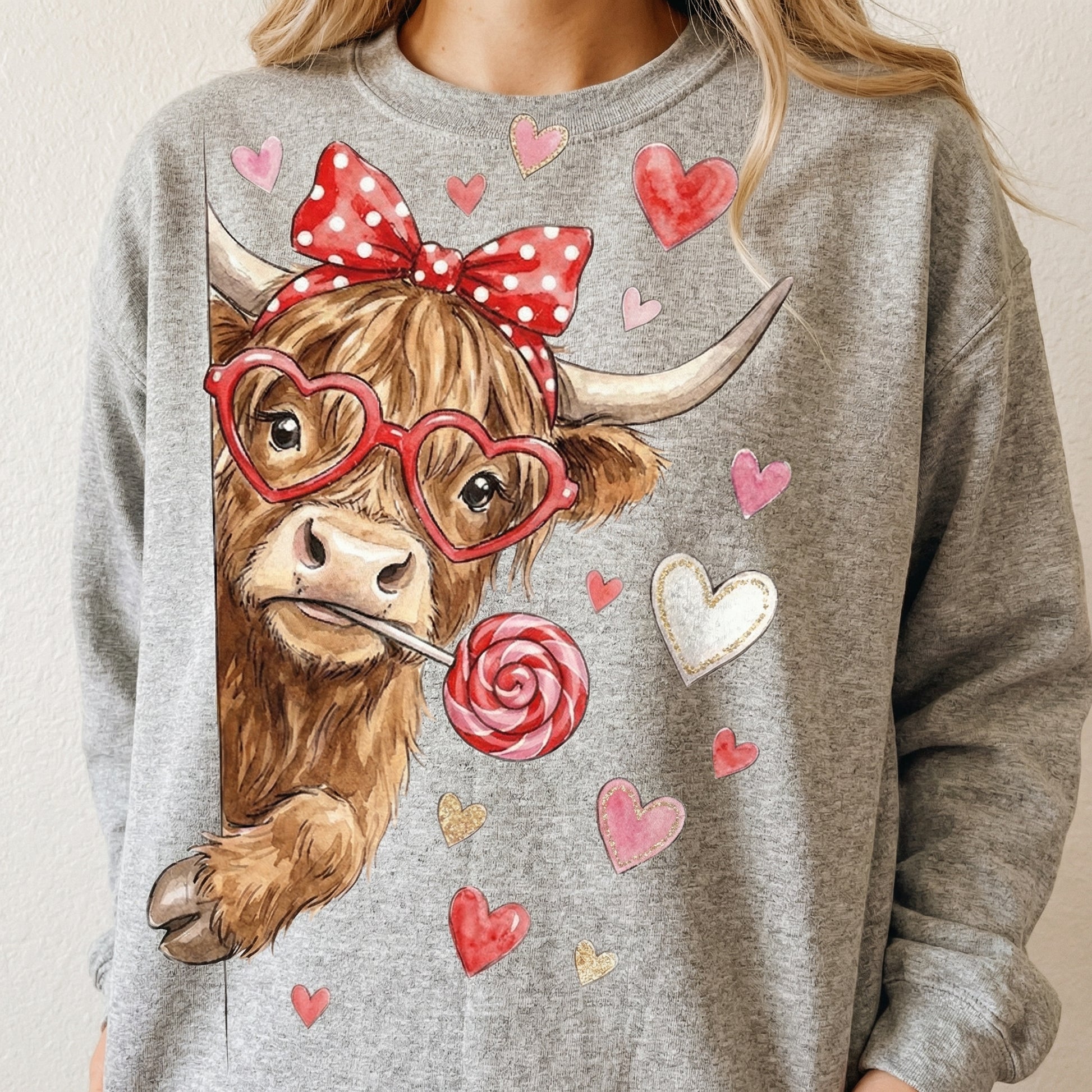 Funny Valentine Highland Cow T-Shirt - Howdy Valentine Coquette Graphic Tee - Love XOXO Heart