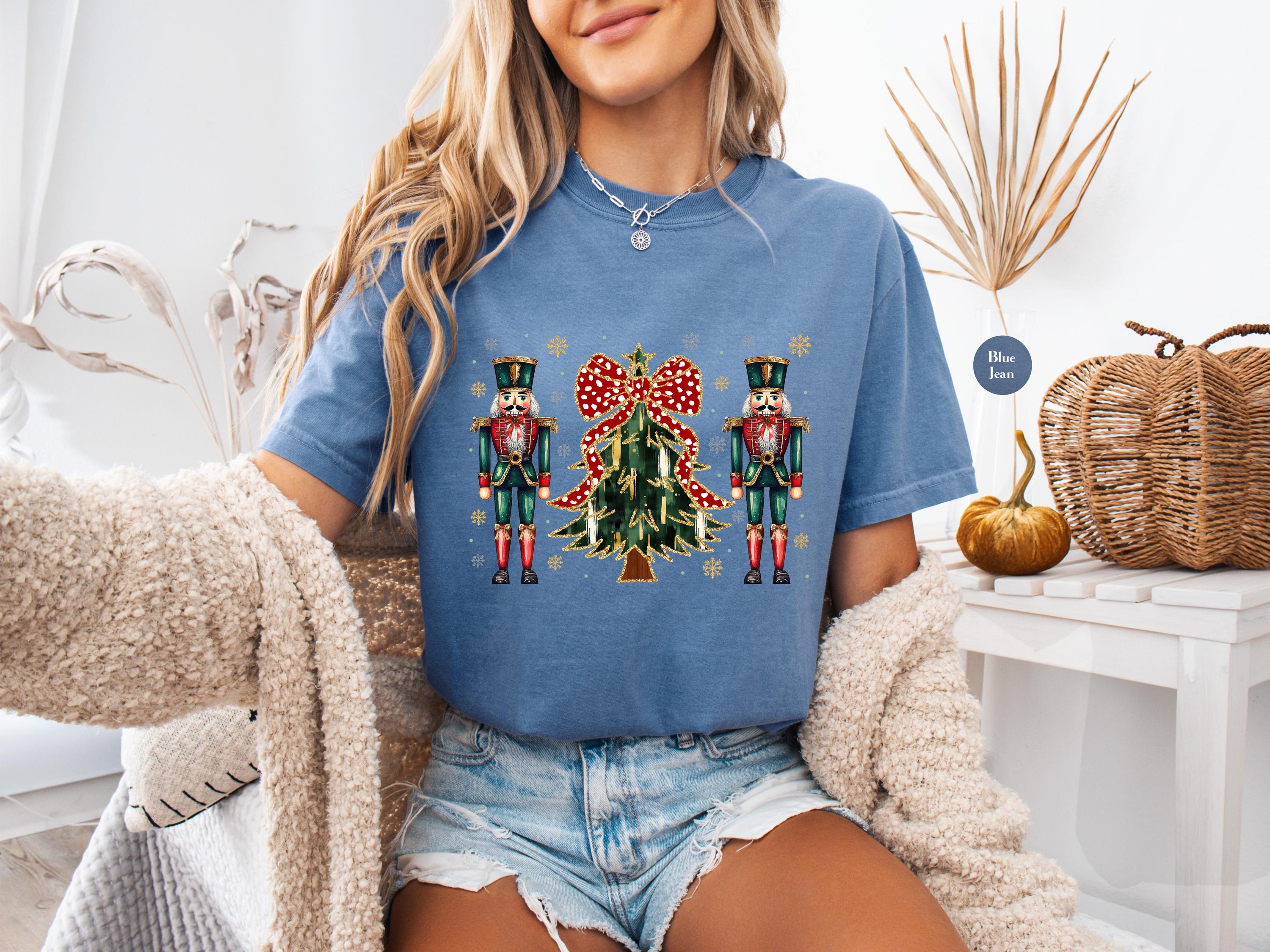 Glitter Nutcracker Christmas Shirt – Retro Pink Nutcracker Tree Tee, Cute Holiday Party Matching Top