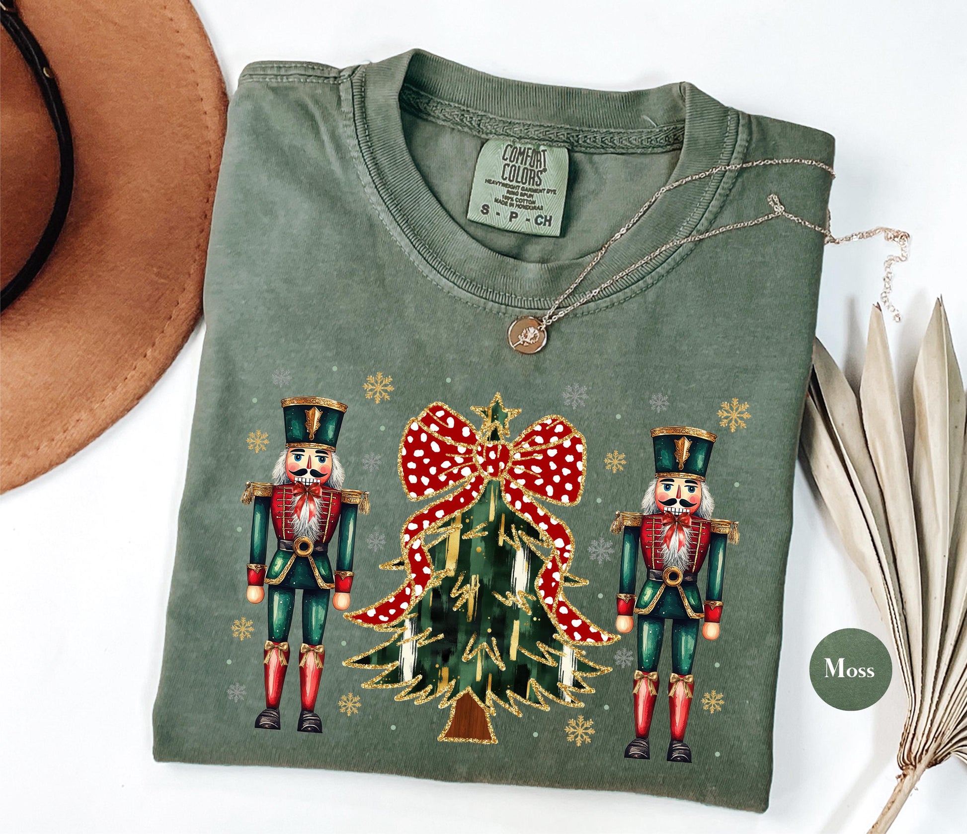 Glitter Nutcracker Christmas Shirt – Retro Pink Nutcracker Tree Tee, Cute Holiday Party Matching Top