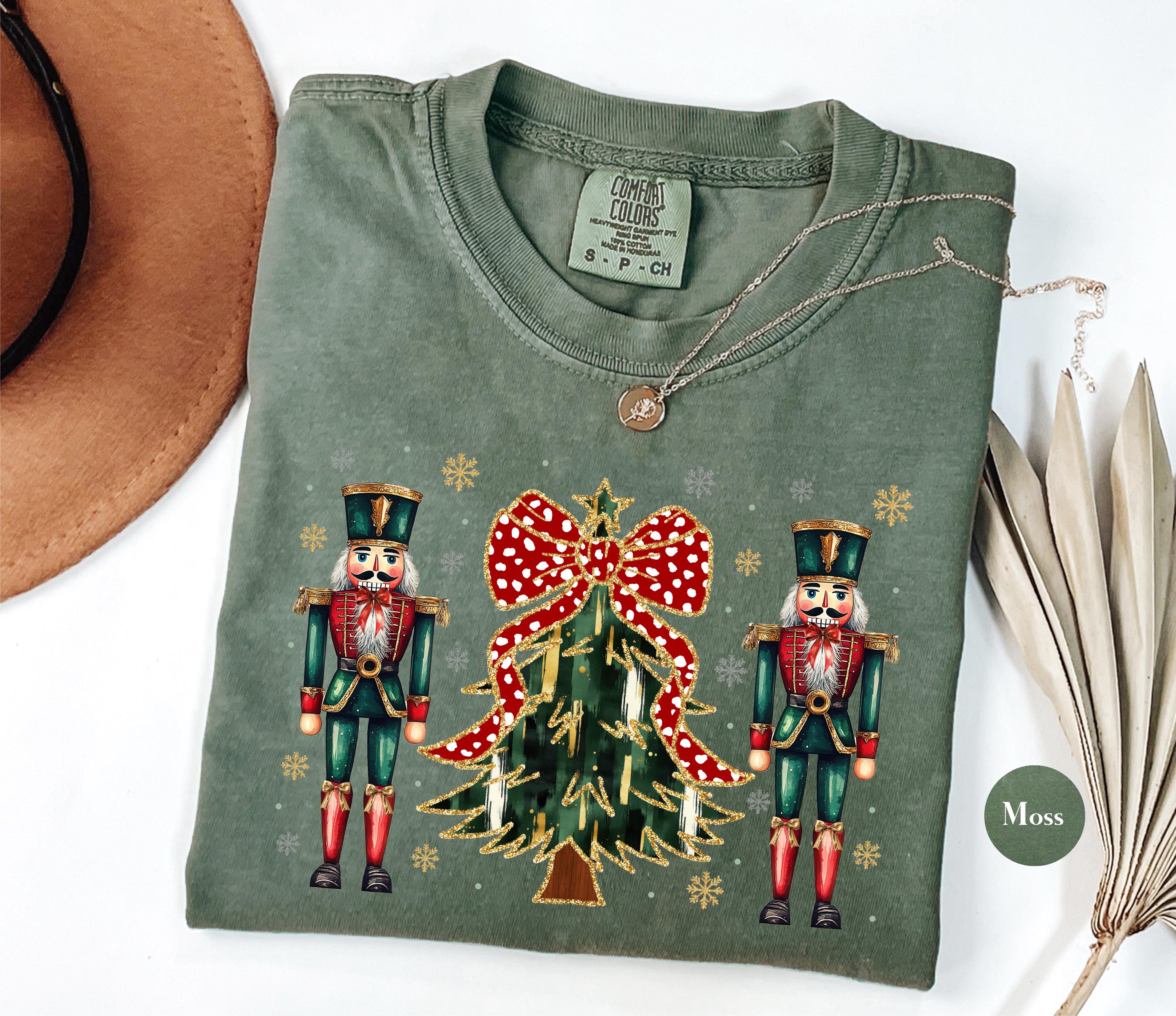 Glitter Nutcracker Christmas Shirt – Retro Pink Nutcracker Tree Tee, Cute Holiday Party Matching Top