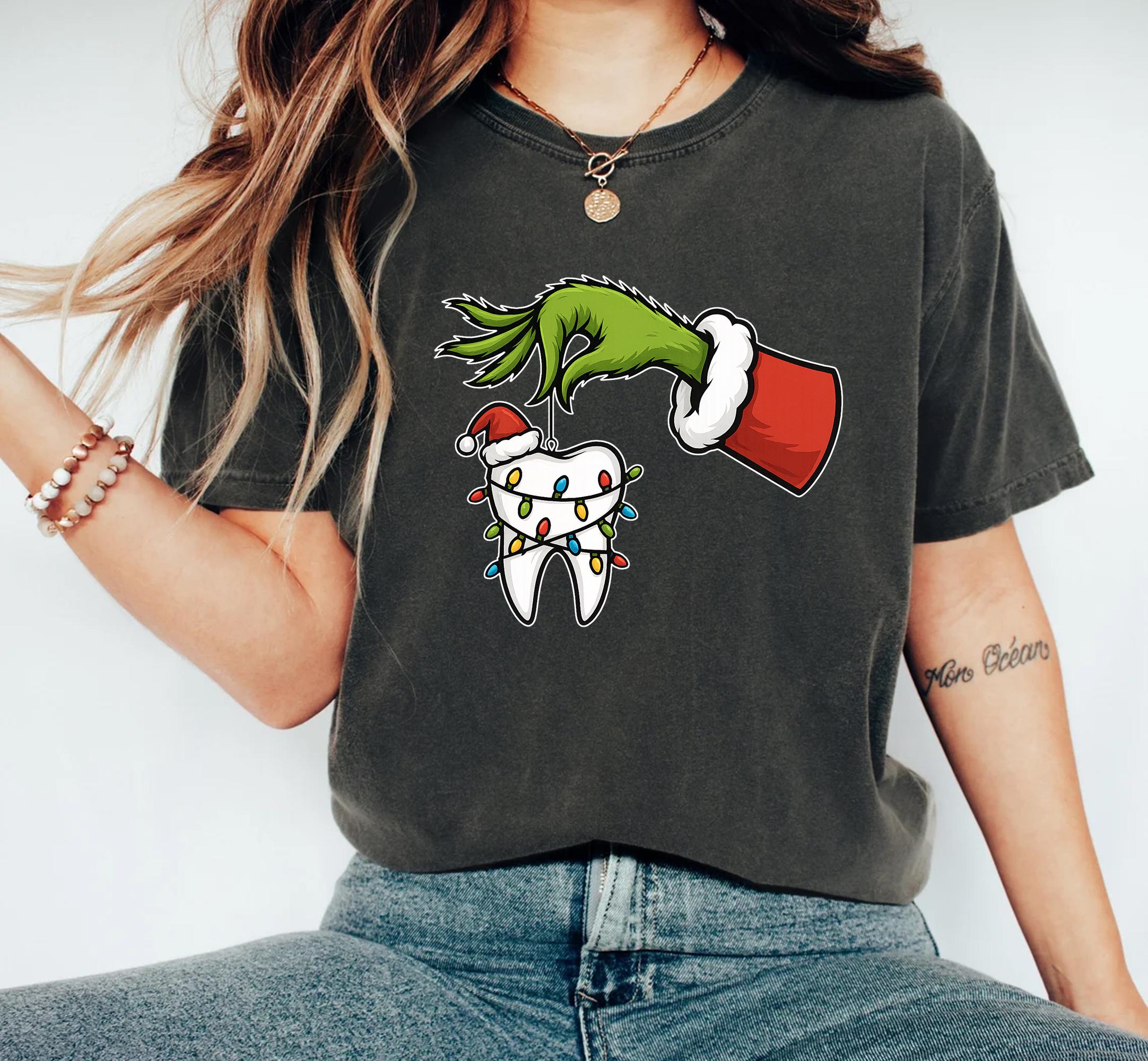Grinch Inspired Christmas Dental Shirt – Funny Dentist Xmas T-Shirt
