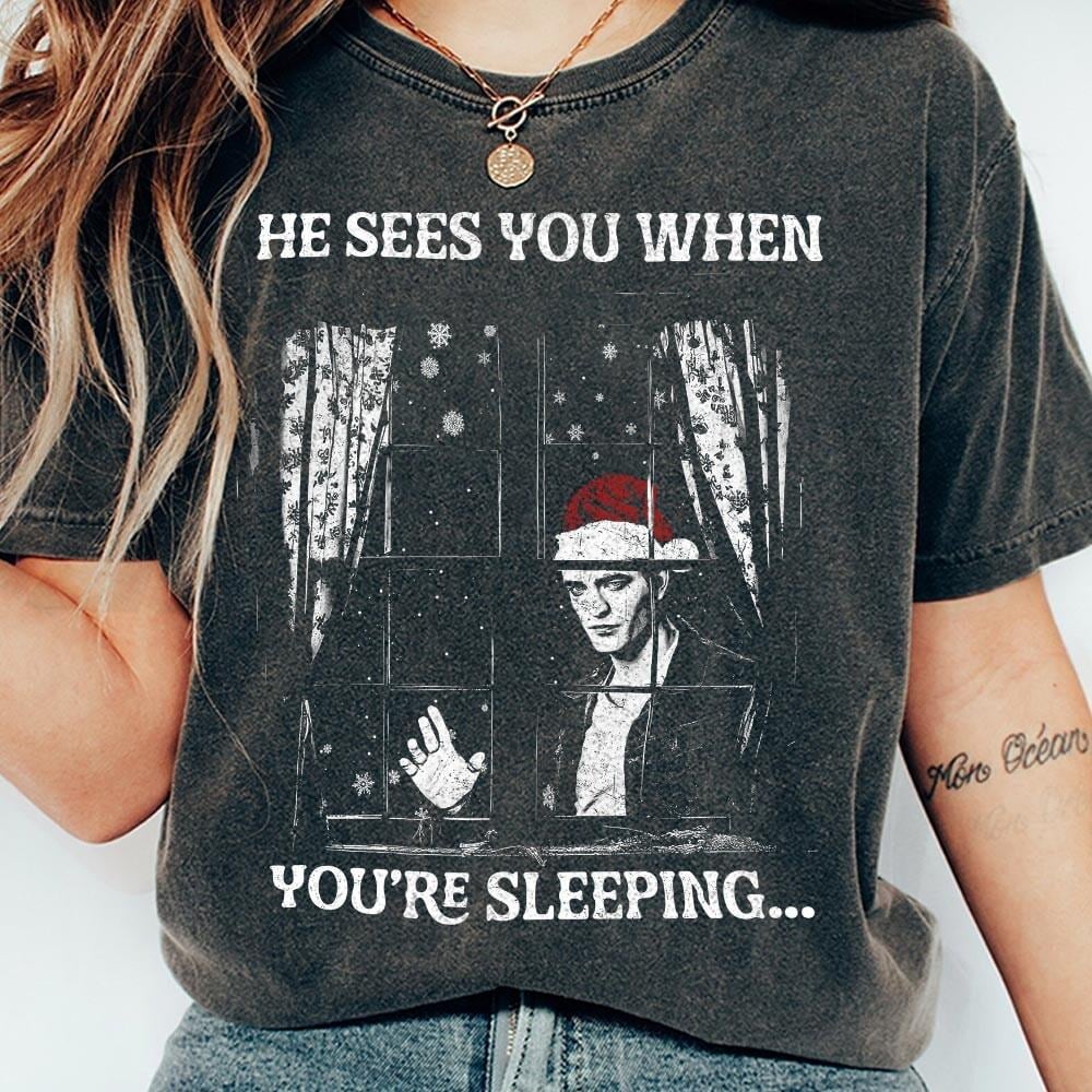 He Sees You Robert Pattinson Christmas T-Shirt – Vintage Holiday Graphic Tee