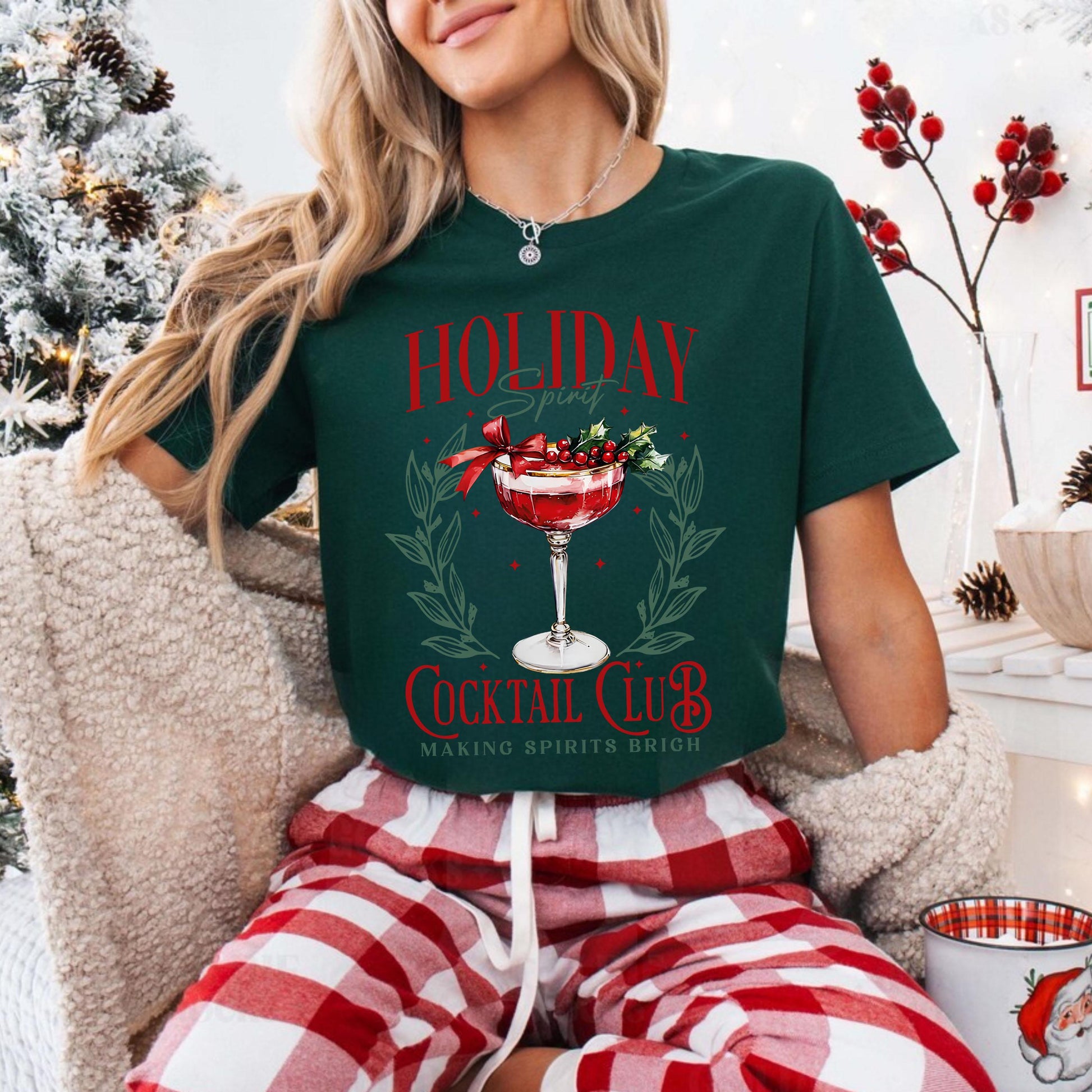 Holiday Spirit Cocktail Club Shirt – Christmas Cocktail Lover T-Shirt