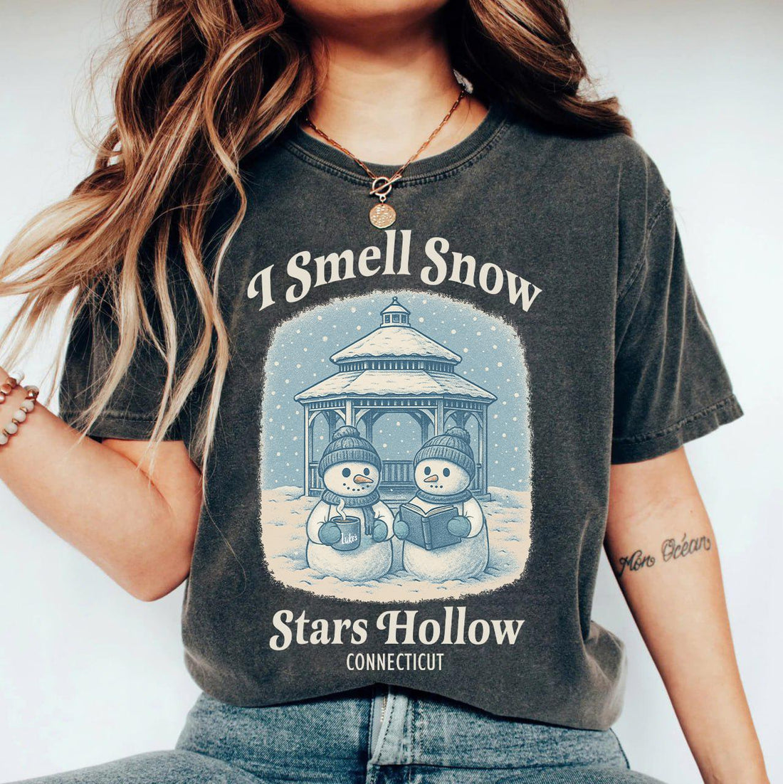 Stars Hollow I Smell Snow Shirt – Luke Snowman Christmas Tee & Holiday Gift