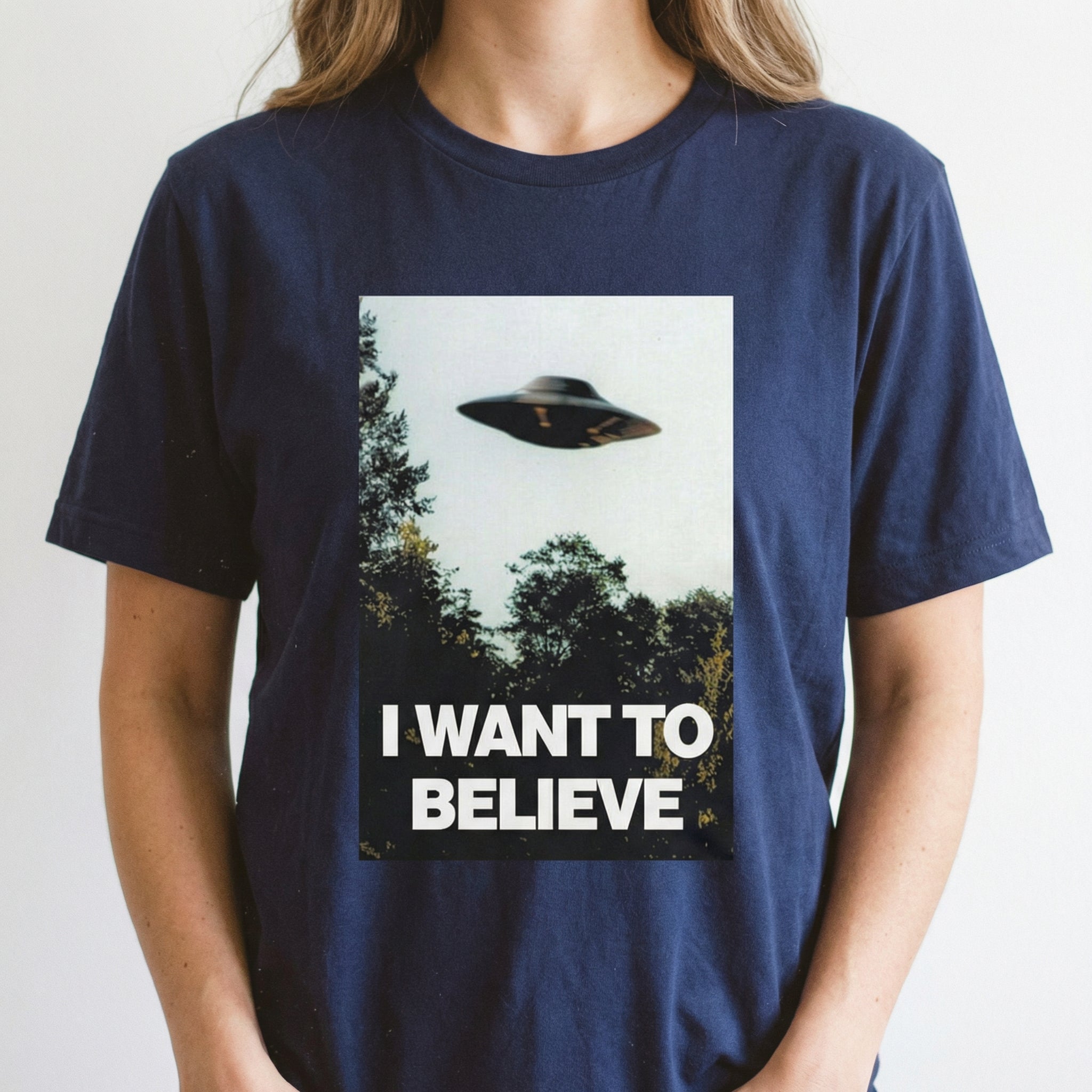 I Want to Believe UFO Graphic T-Shirt – Vintage Alien Poster Style Tee