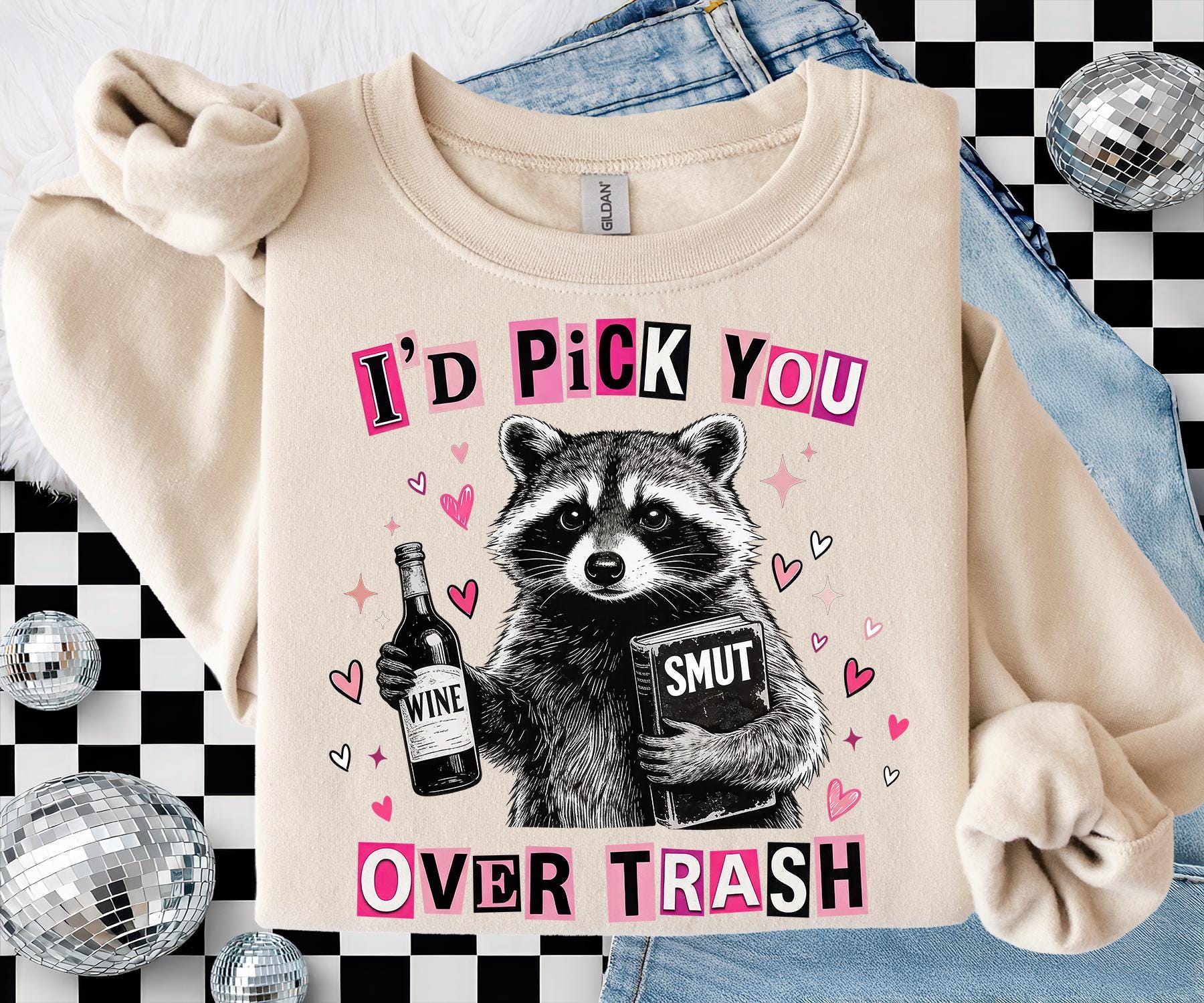 I’d Pick You Over Trash Funny Raccoon Graphic T-Shirt – Retro Bookish Valentine Tee