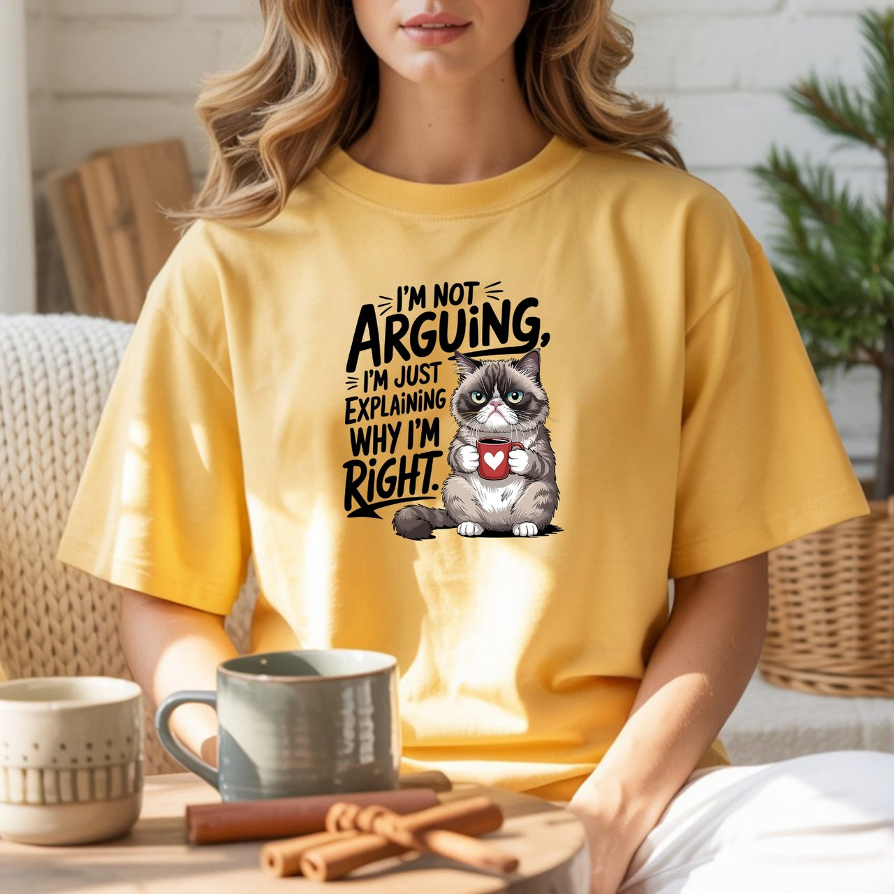 I'm Not Arguing I'm Just Explaining I'm Right T-Shirt - Funny Cat Sarcastic Graphic Tee