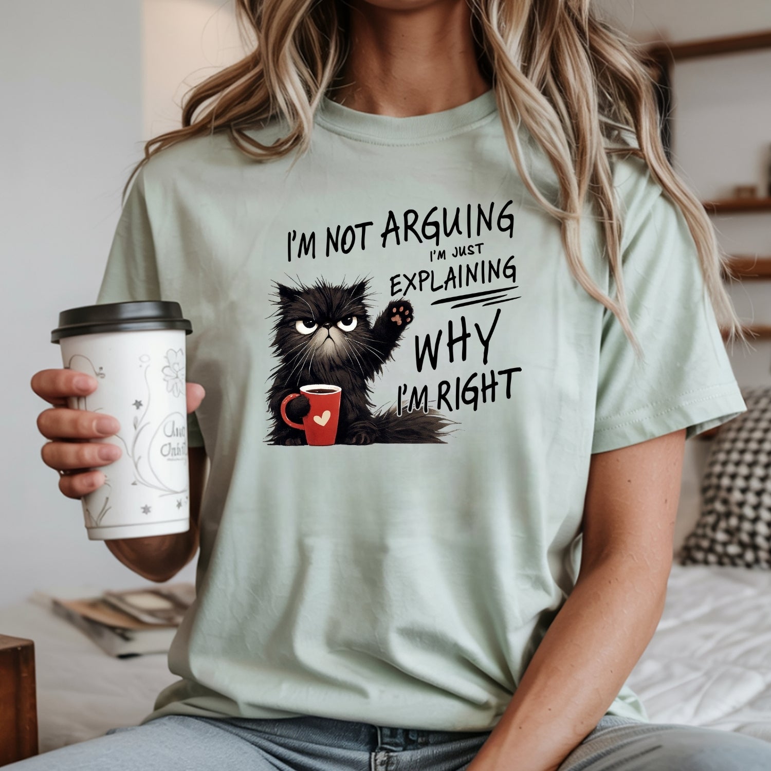 I'm Not Arguing I'm Just Explaining T-Shirt - Funny Cat Sarcastic Graphic Tee