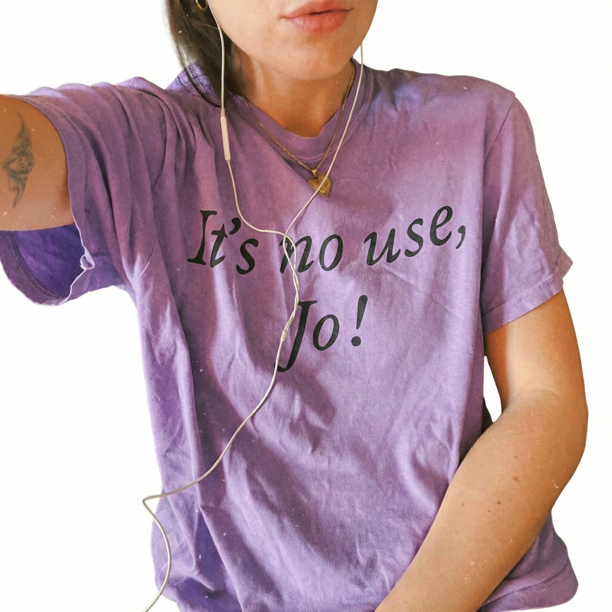 It’s No Use, Jo! Quote T-Shirt – Vintage Style Literary Saying Tee