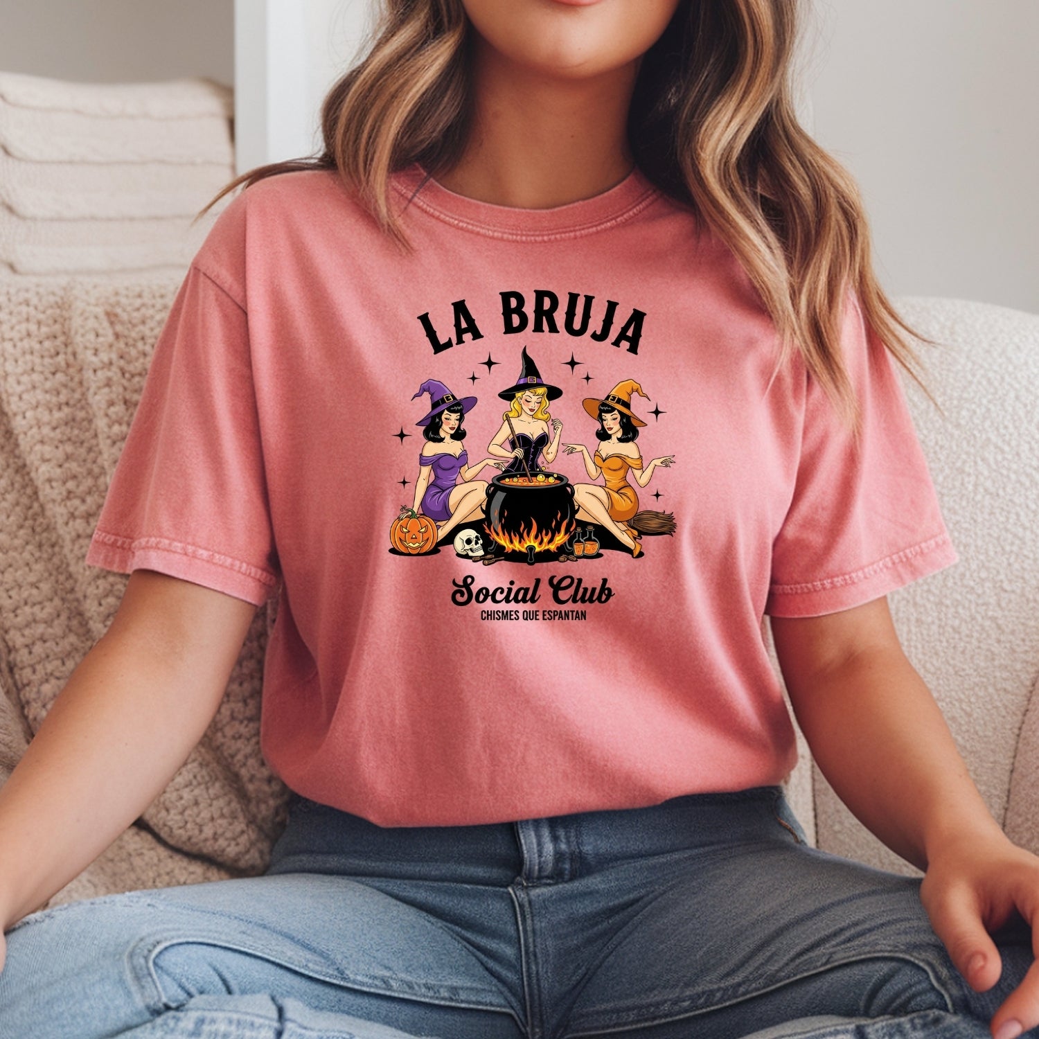 La Bruja Chismosa T-Shirt - Latina Witch Social Club Graphic Tee