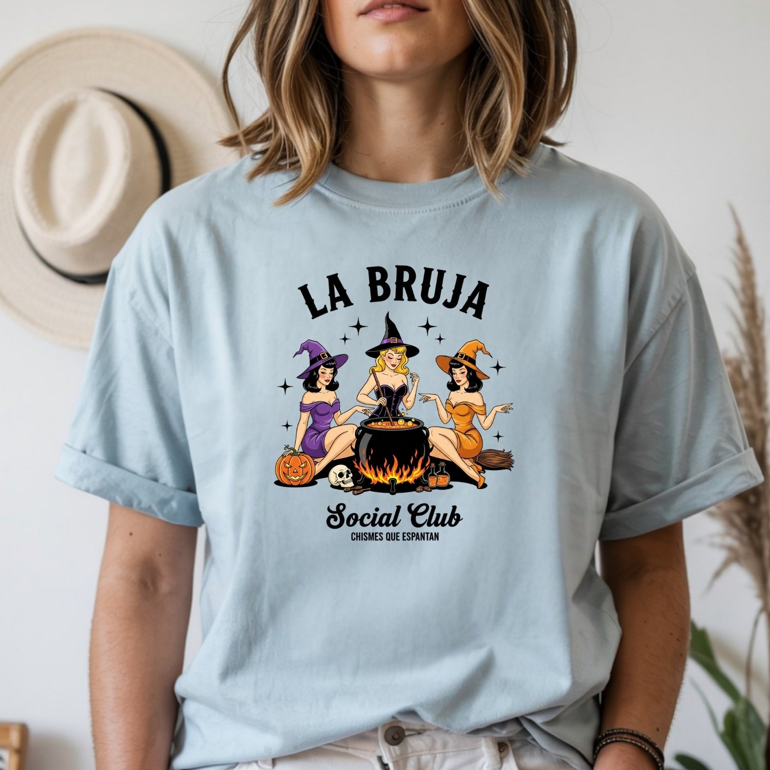 La Bruja Chismosa T-Shirt - Latina Witch Social Club Graphic Tee