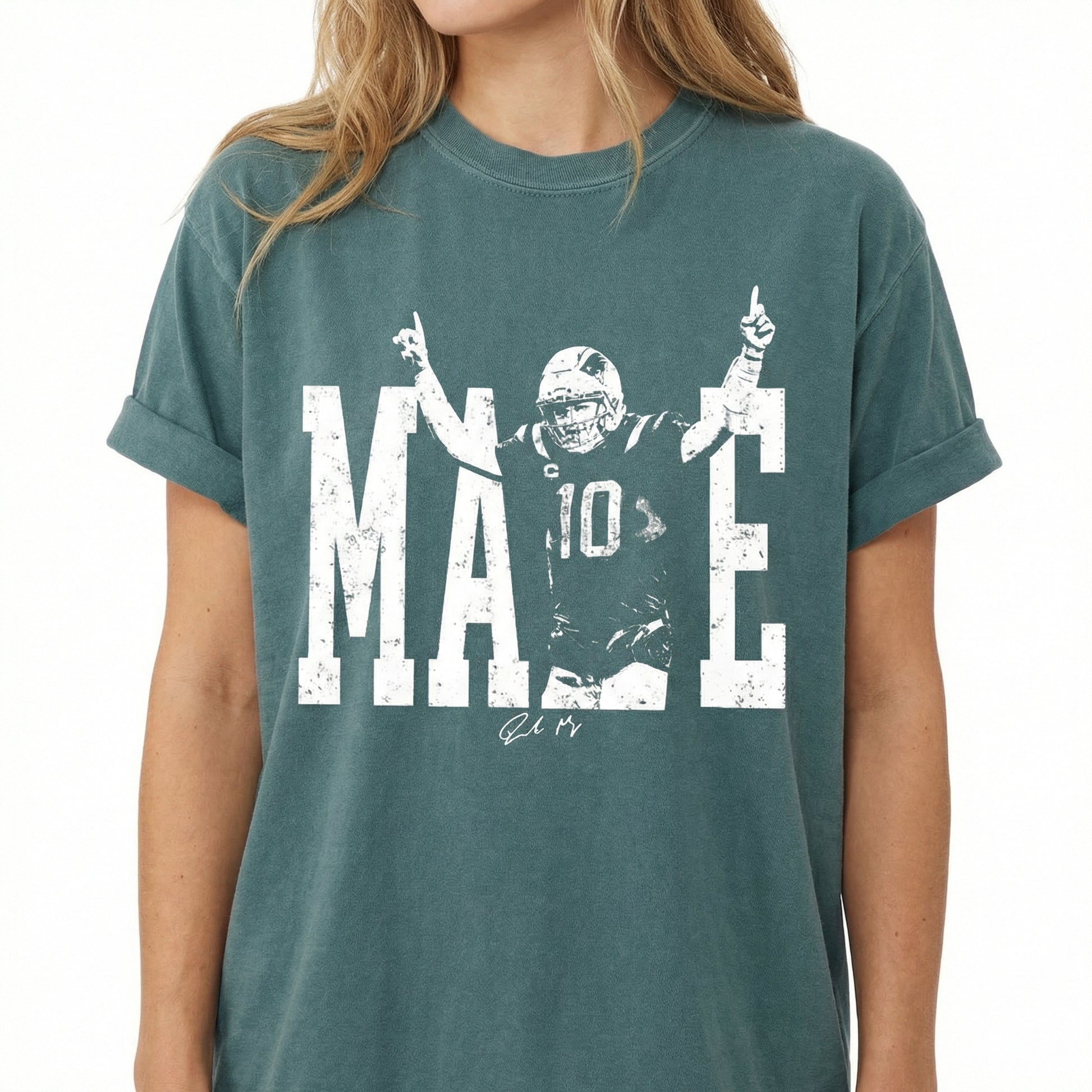 New England Male Football Vintage Graphic T-Shirt – Classic Pro Football Fan Tee