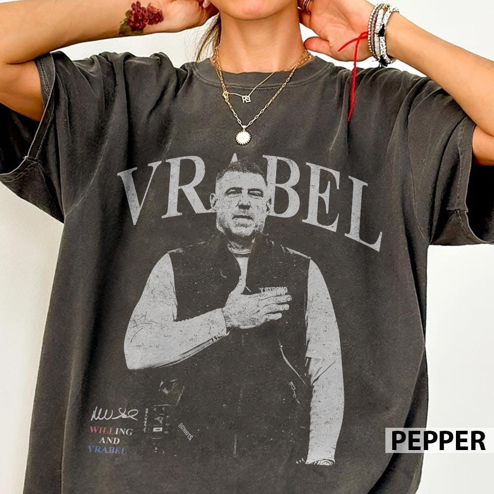 New England Vintage Football Coach Vrabel Graphic T-Shirt – Retro Sports Fan Tee