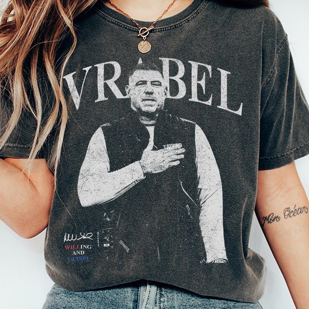 New England Vintage Football Coach Vrabel Graphic T-Shirt – Retro Sports Fan Tee