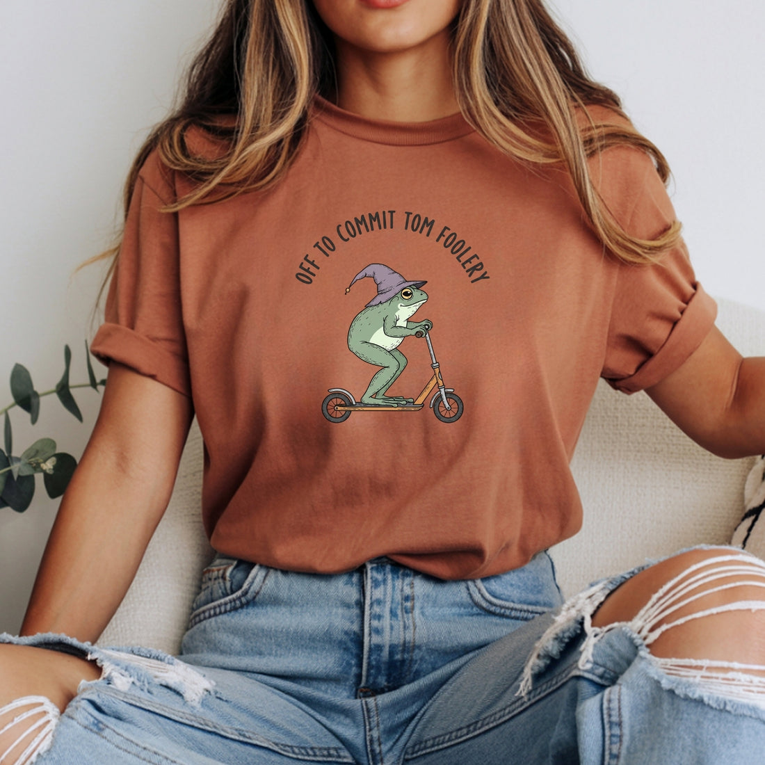 Off to Commit Tomfoolery Frog T-Shirt – Funny Weirdcore Meme Unisex Tee