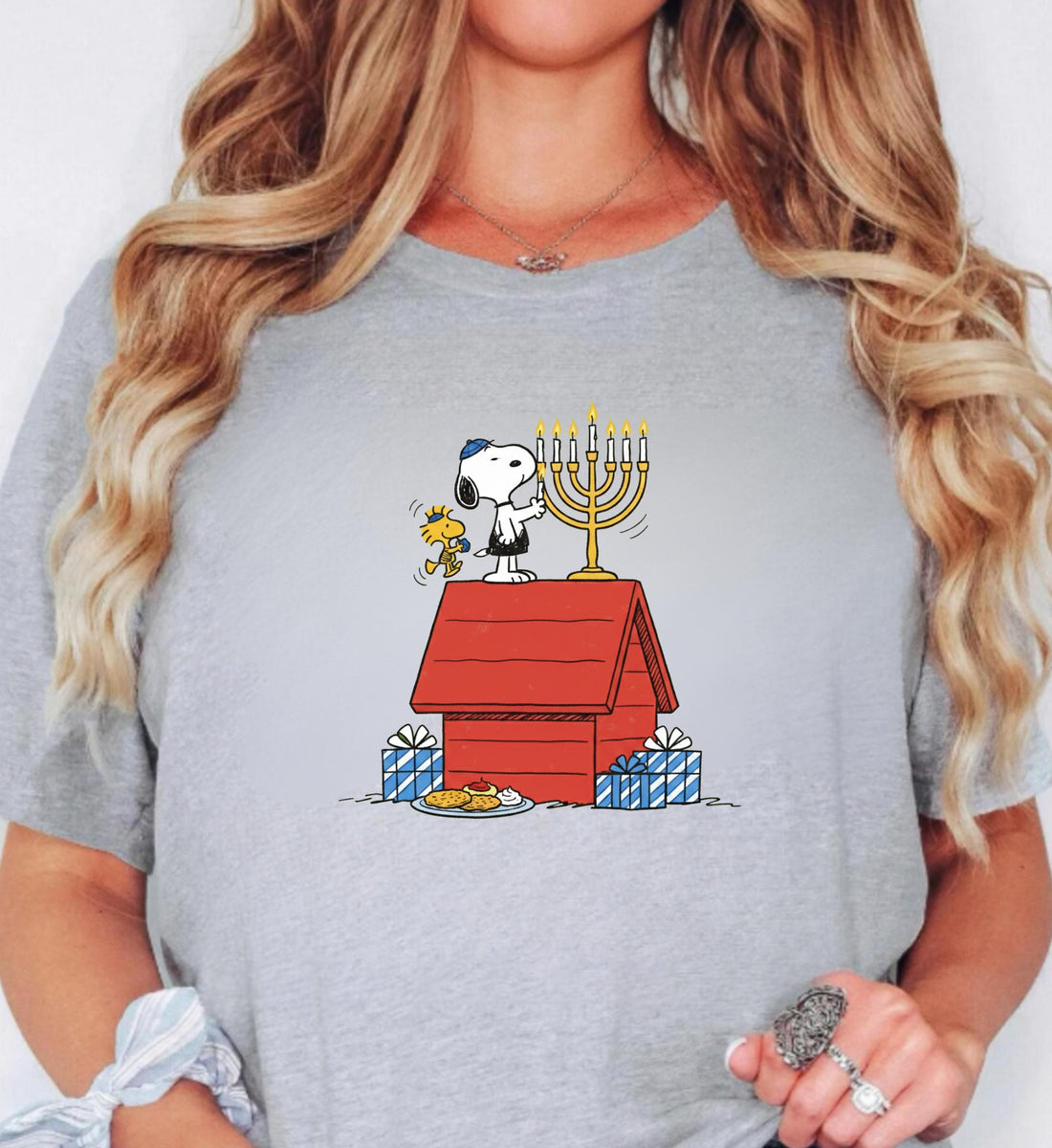 Peanuts Hanukkah T-Shirt – Vintage Snoopy Jewish Holiday Graphic Shirt