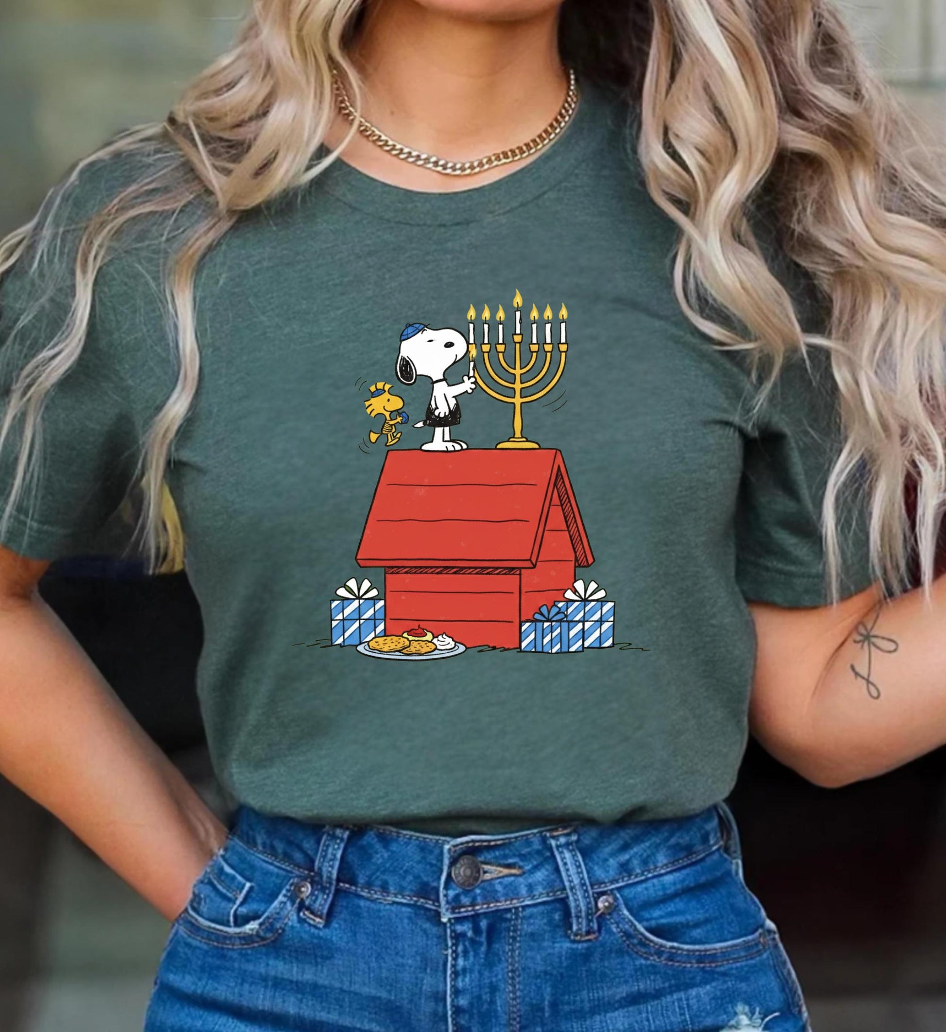 Peanuts Hanukkah T-Shirt – Vintage Snoopy Jewish Holiday Graphic Shirt