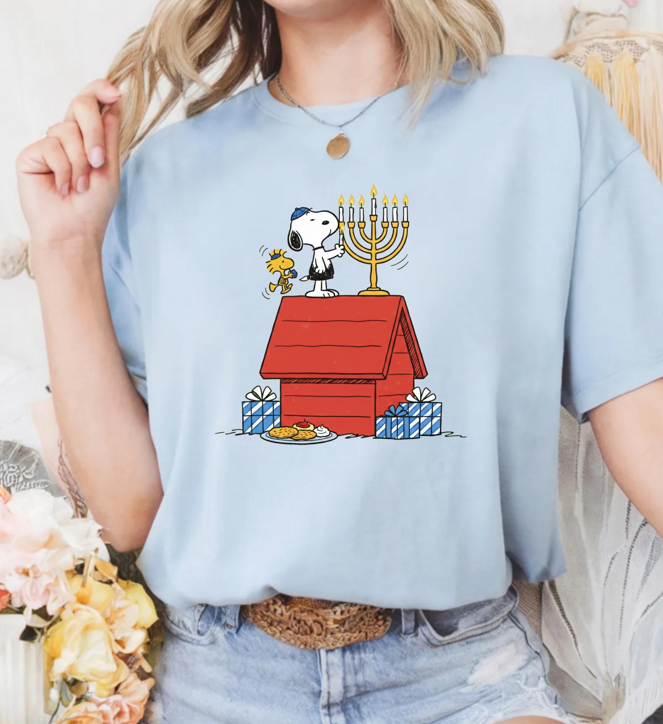 Peanuts Hanukkah T-Shirt – Vintage Snoopy Jewish Holiday Graphic Shirt
