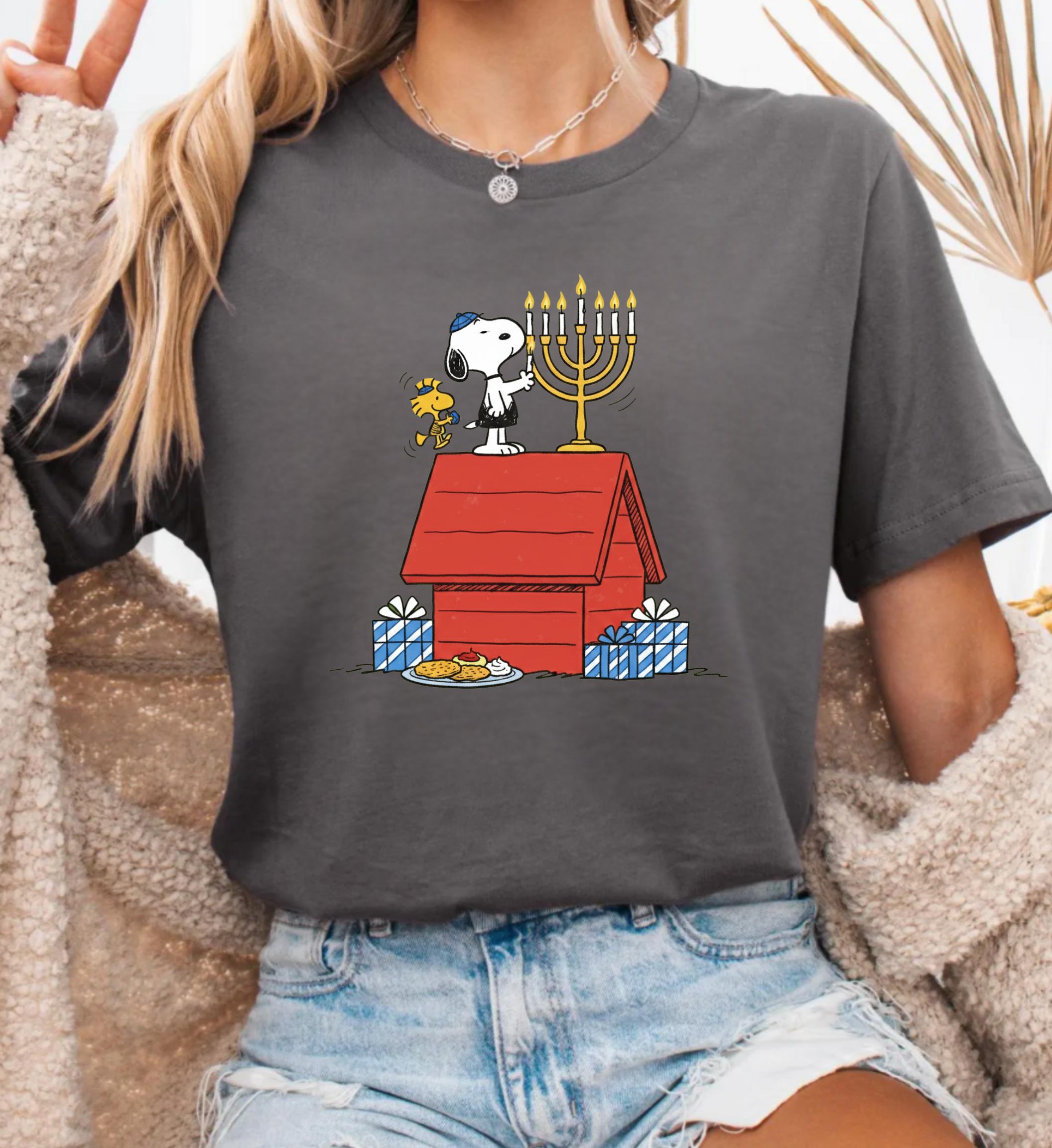 Peanuts Hanukkah T-Shirt – Vintage Snoopy Jewish Holiday Graphic Shirt