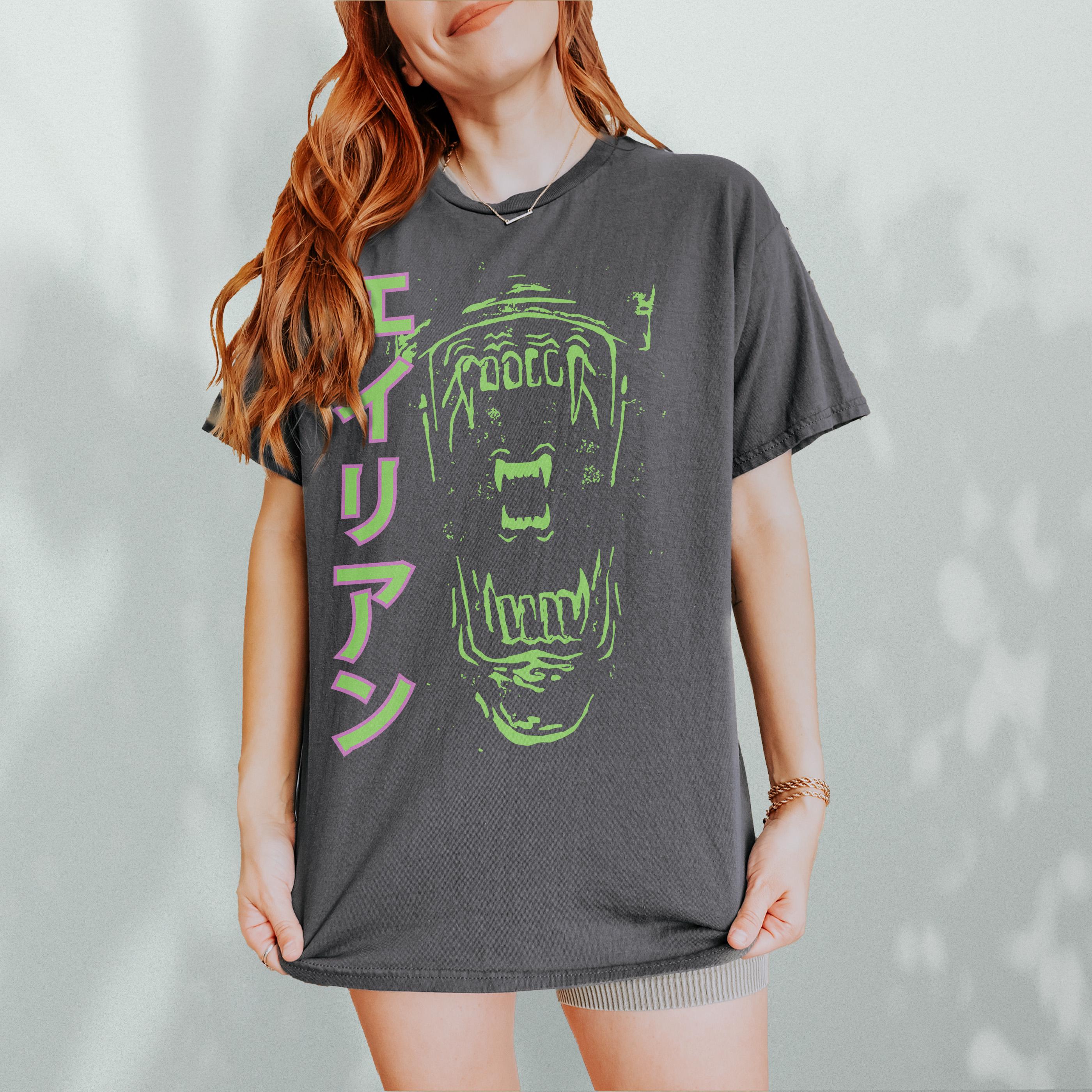 Retro Alien Xenomorph T-Shirt – Japanese Horror Movie Graphic Tee