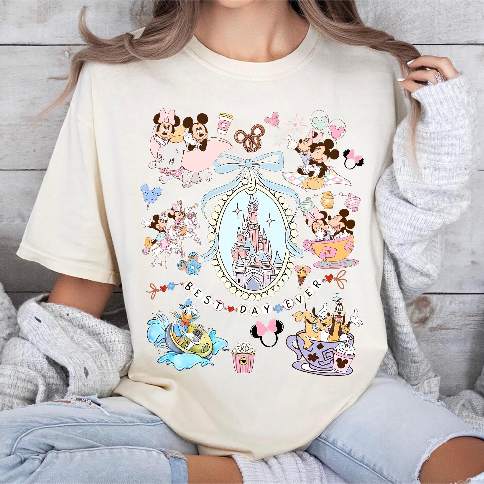 Retro Coquette Bow Disney Shirt – Mickey & Minnie Girls Trip Tee, Cute Disneyland Matching Top for the Best Day Ever Vacation