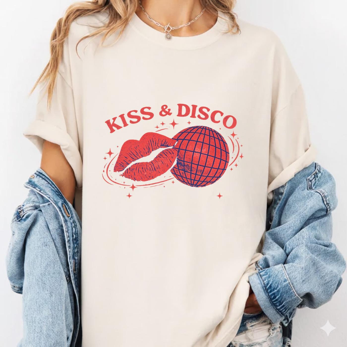 Retro Disco Lips Graphic T-Shirt – Funky Vintage Party Unisex Tee