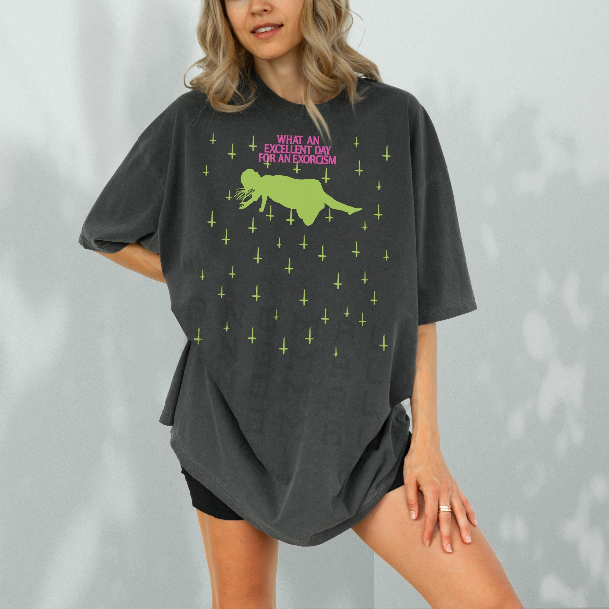 Retro Horror Movie Graphic Tee – Exorcism Scene Gothic T-Shirt