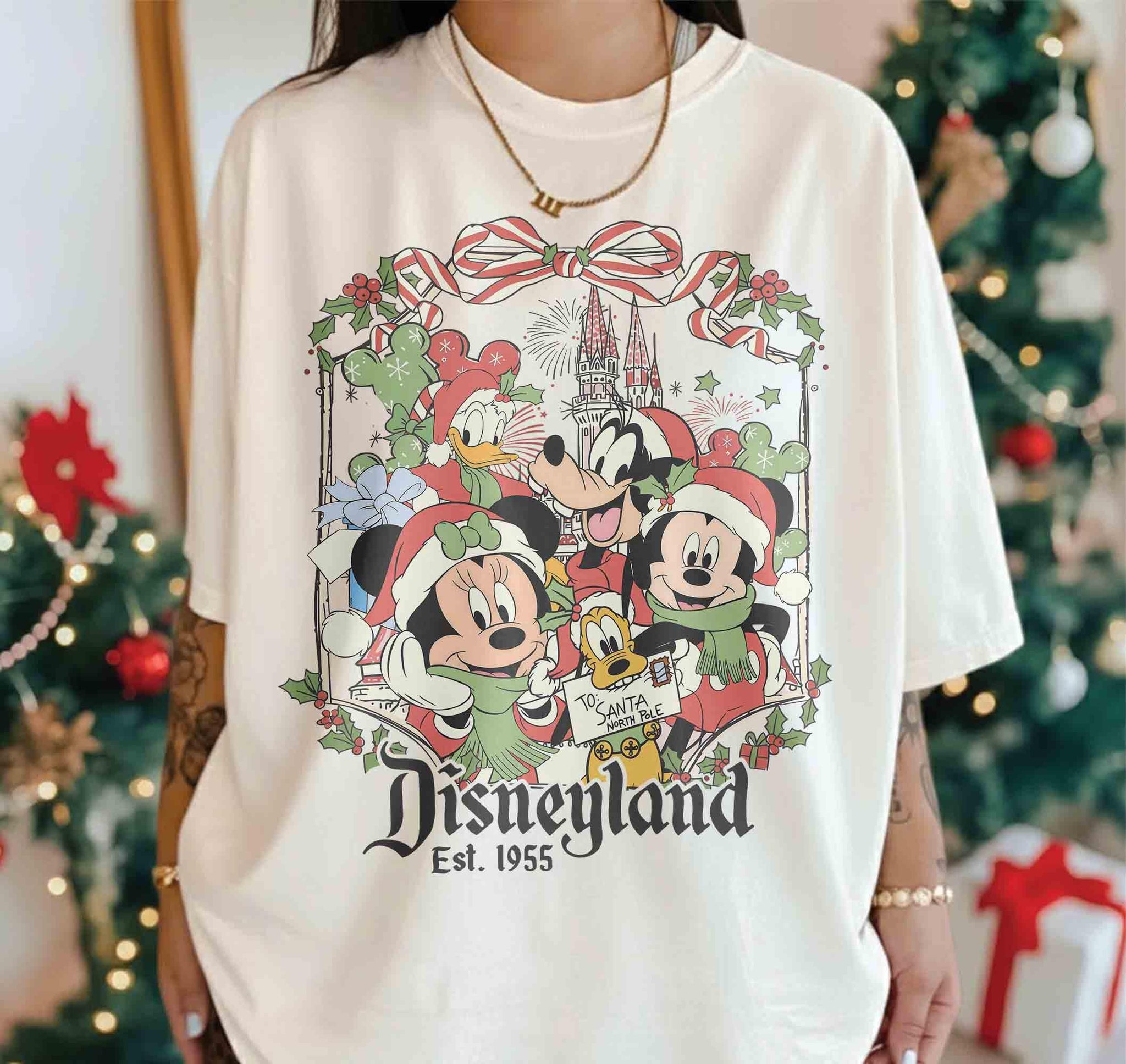 Retro Christmas Mouse Friends T-Shirt – Vintage Holiday Family Trip Graphic Tee