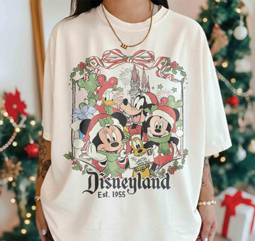 Retro Christmas Mouse Friends T-Shirt – Vintage Holiday Family Trip Graphic Tee