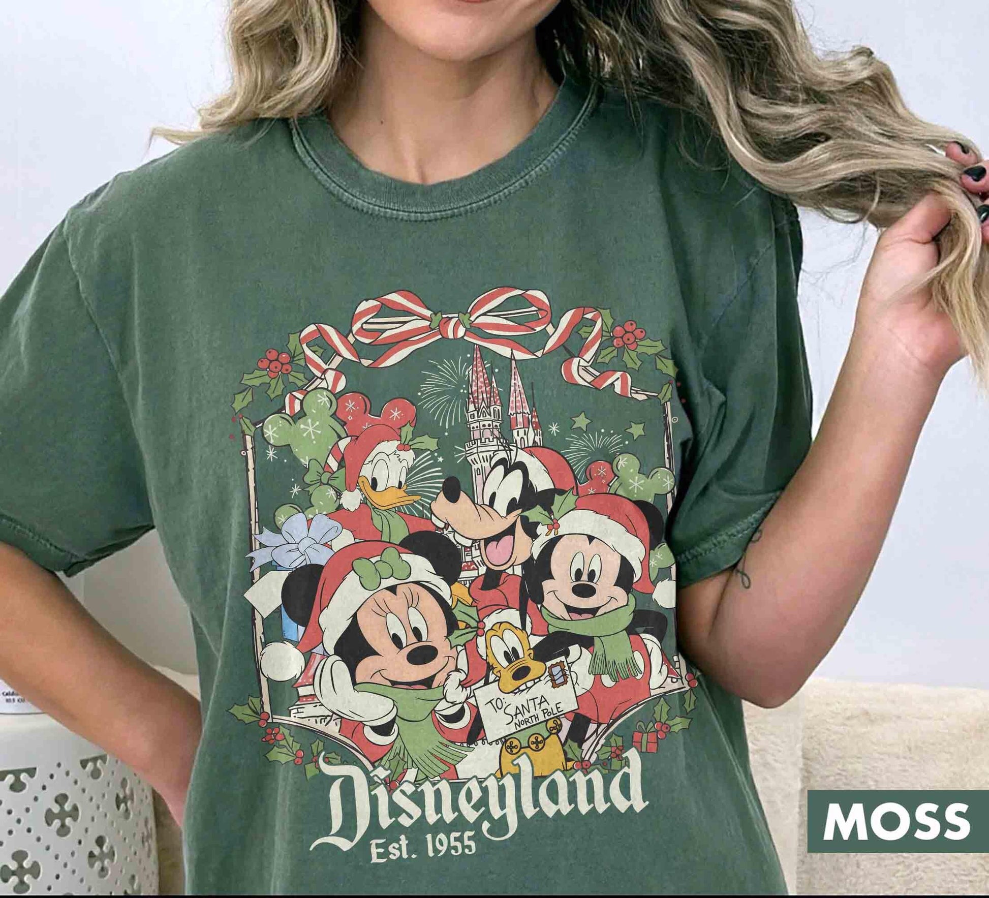 Retro Christmas Mouse Friends T-Shirt – Vintage Holiday Family Trip Graphic Tee