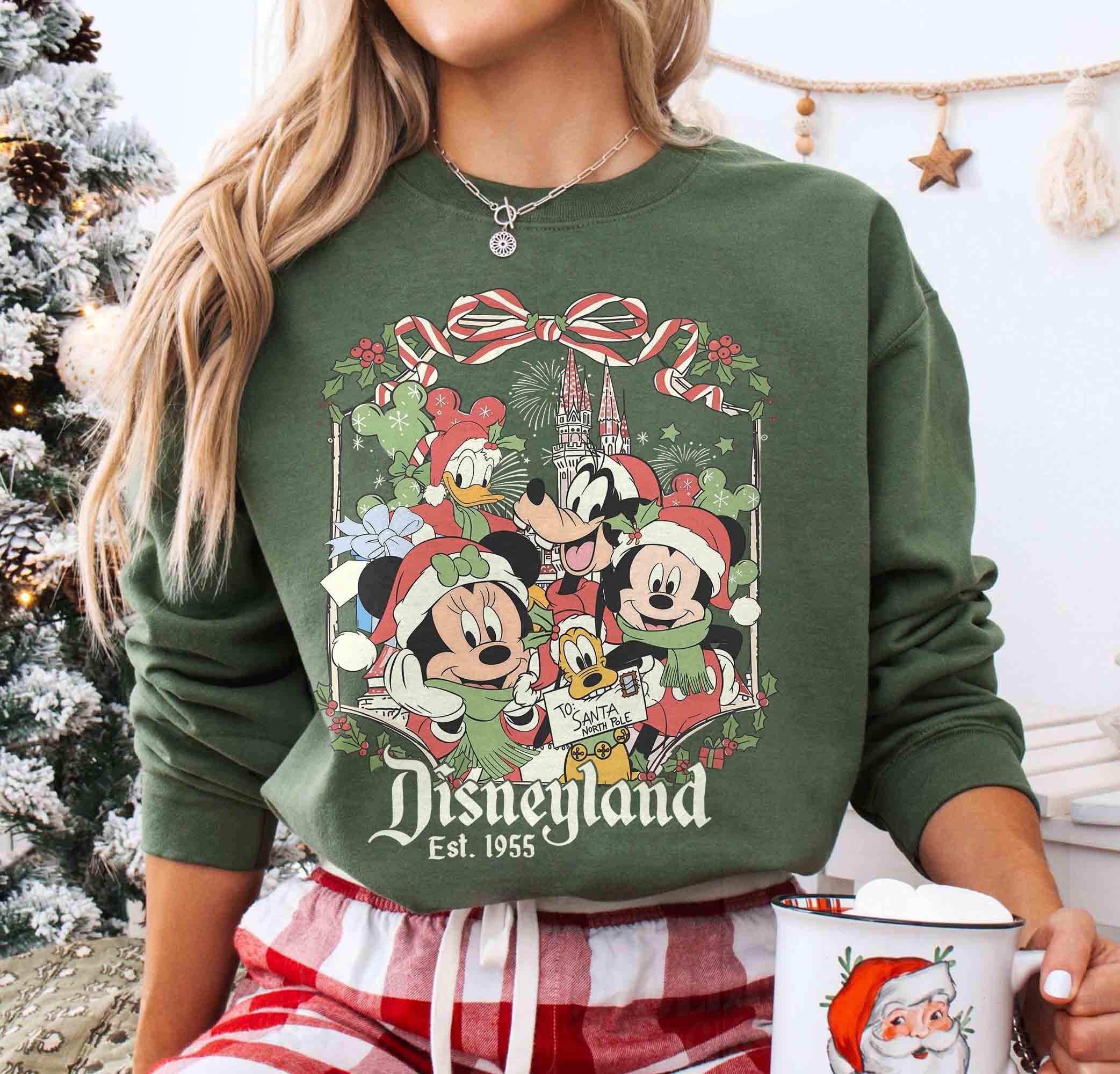 Retro Christmas Mouse Friends T-Shirt – Vintage Holiday Family Trip Graphic Tee