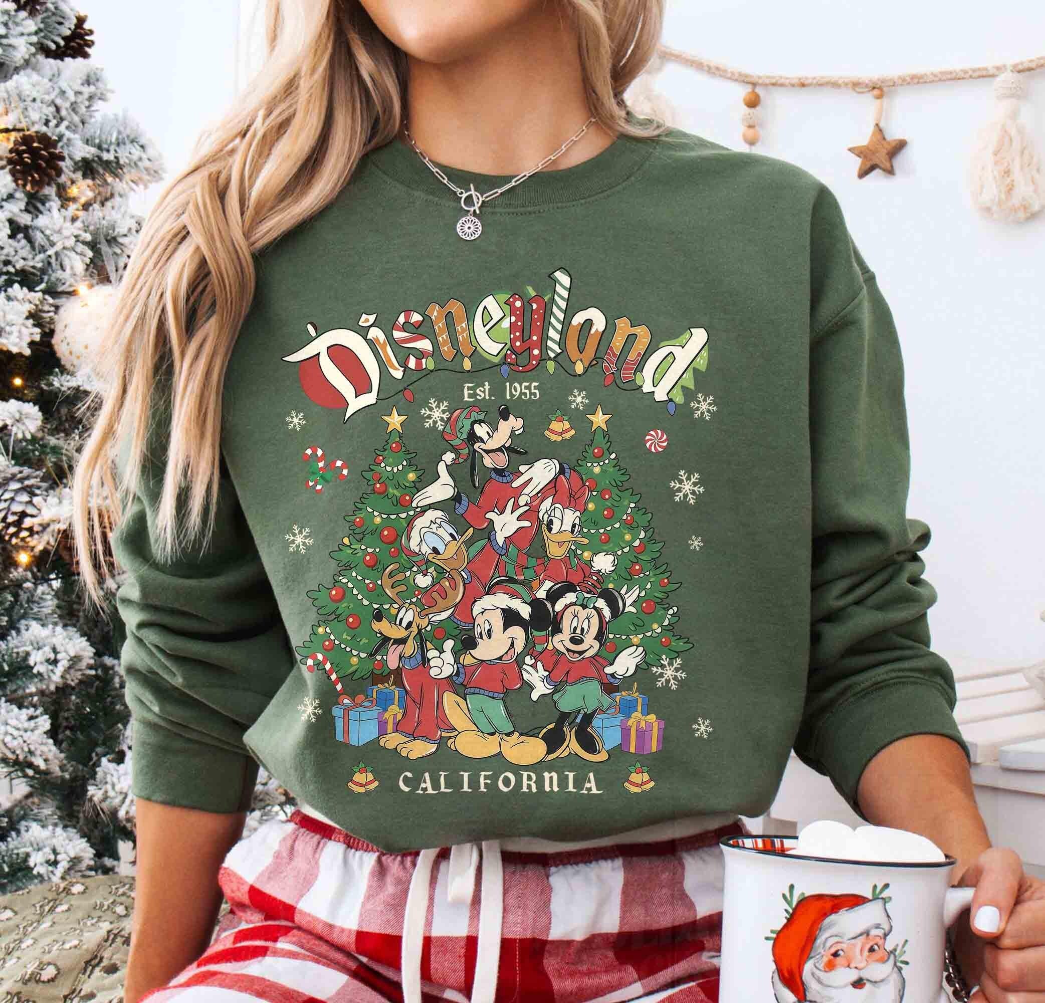 Vintage Holiday Family Trip T-Shirt – Retro Mouse Friends Christmas Matching Shirt