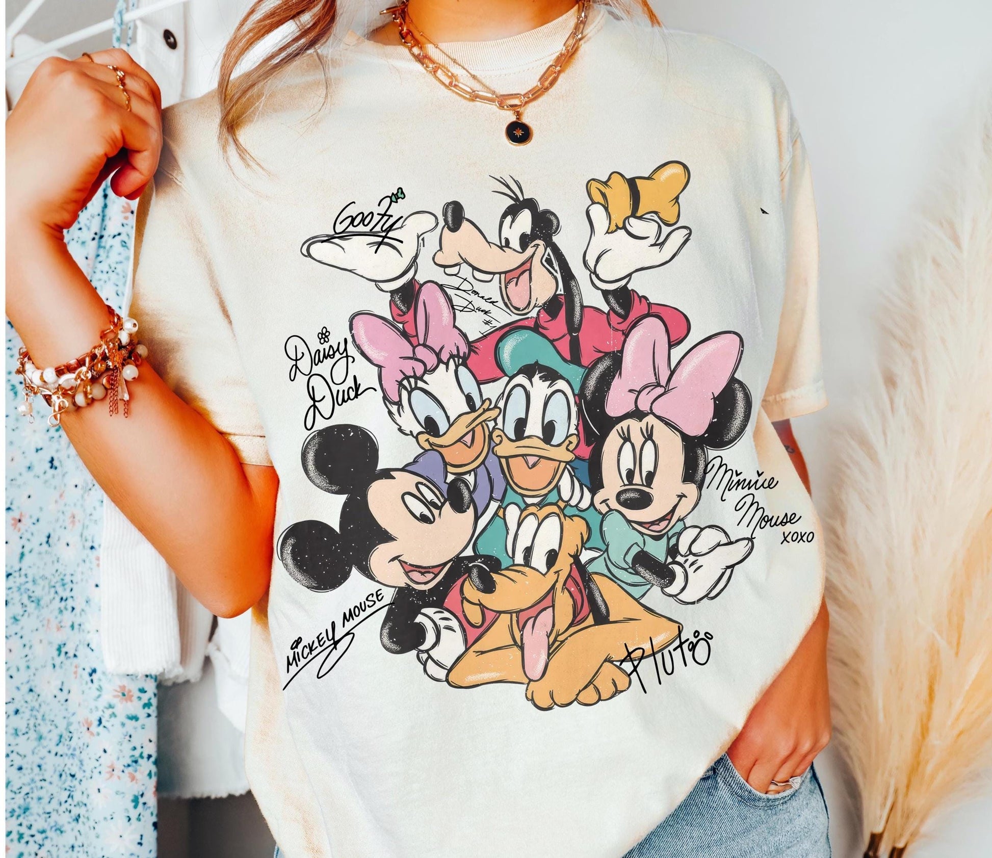 Retro Mouse and Friends Signatures Shirt – Magical Character Tee – Cute Mouse Head Top – Fan Gift